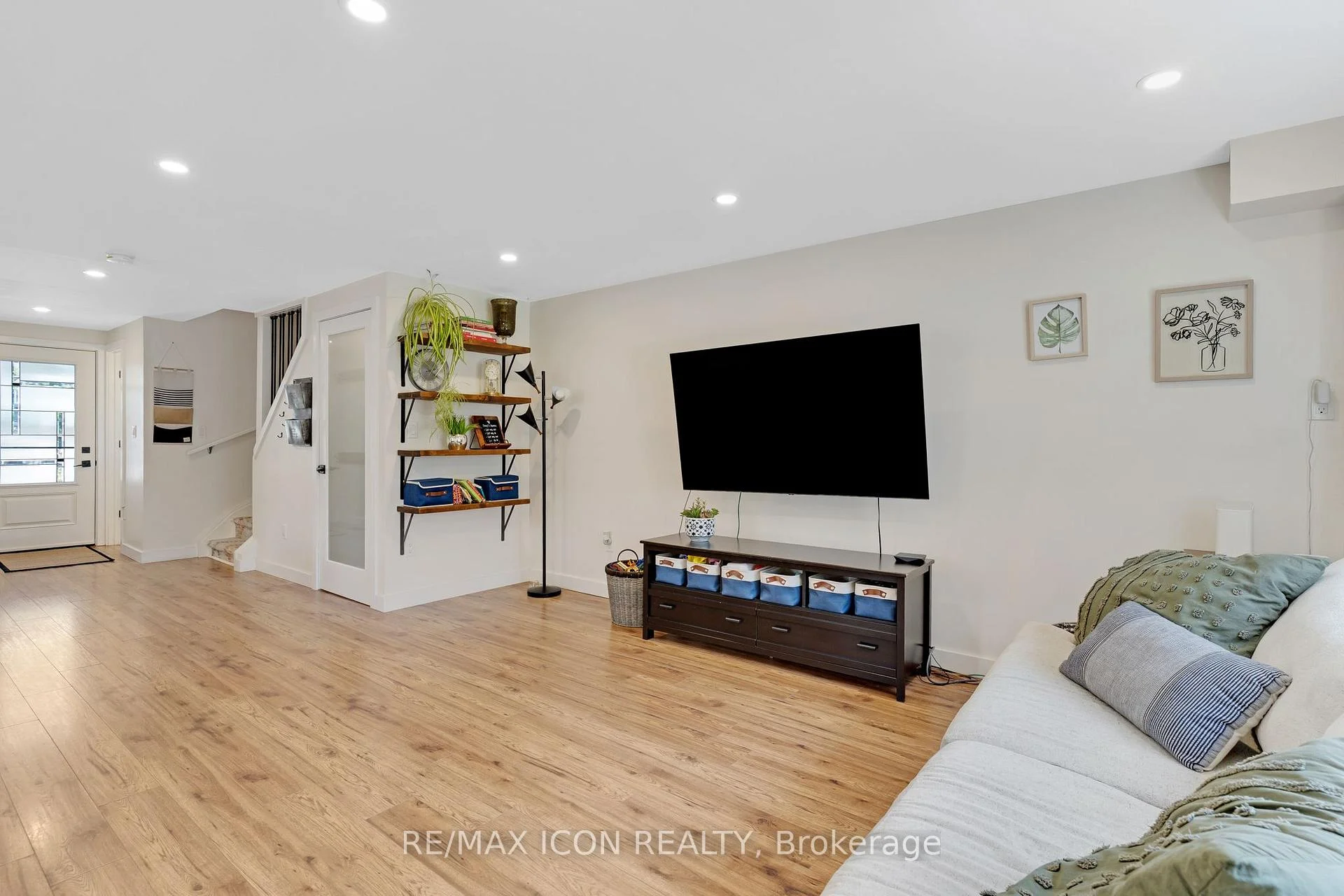 Photo 15 of 311 Misty Crescent, Kitchener, Grand River North — HOMEH
