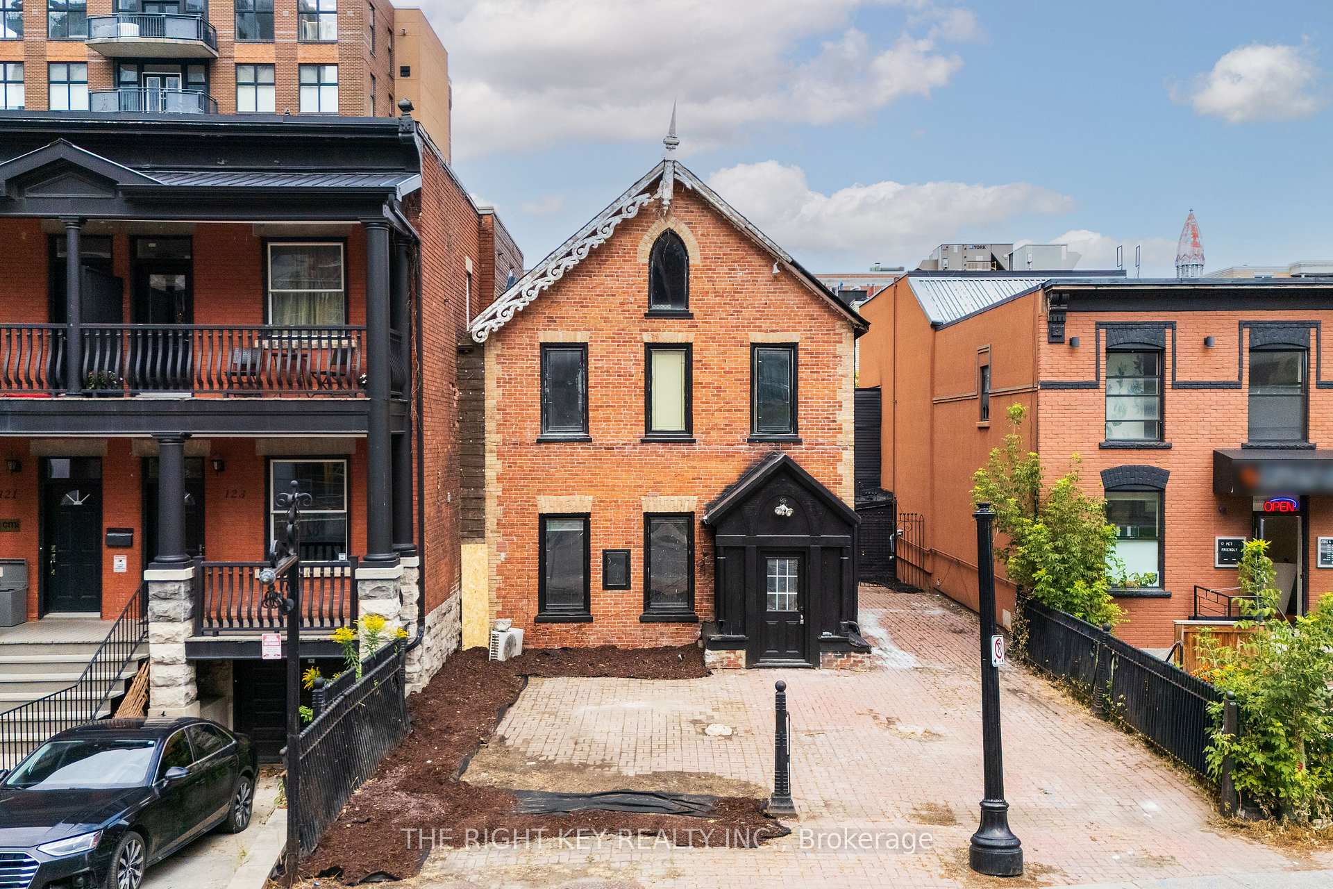 Photo 1 of 127 York Street, Ottawa, Lower Town/Byward Market — HOMEH