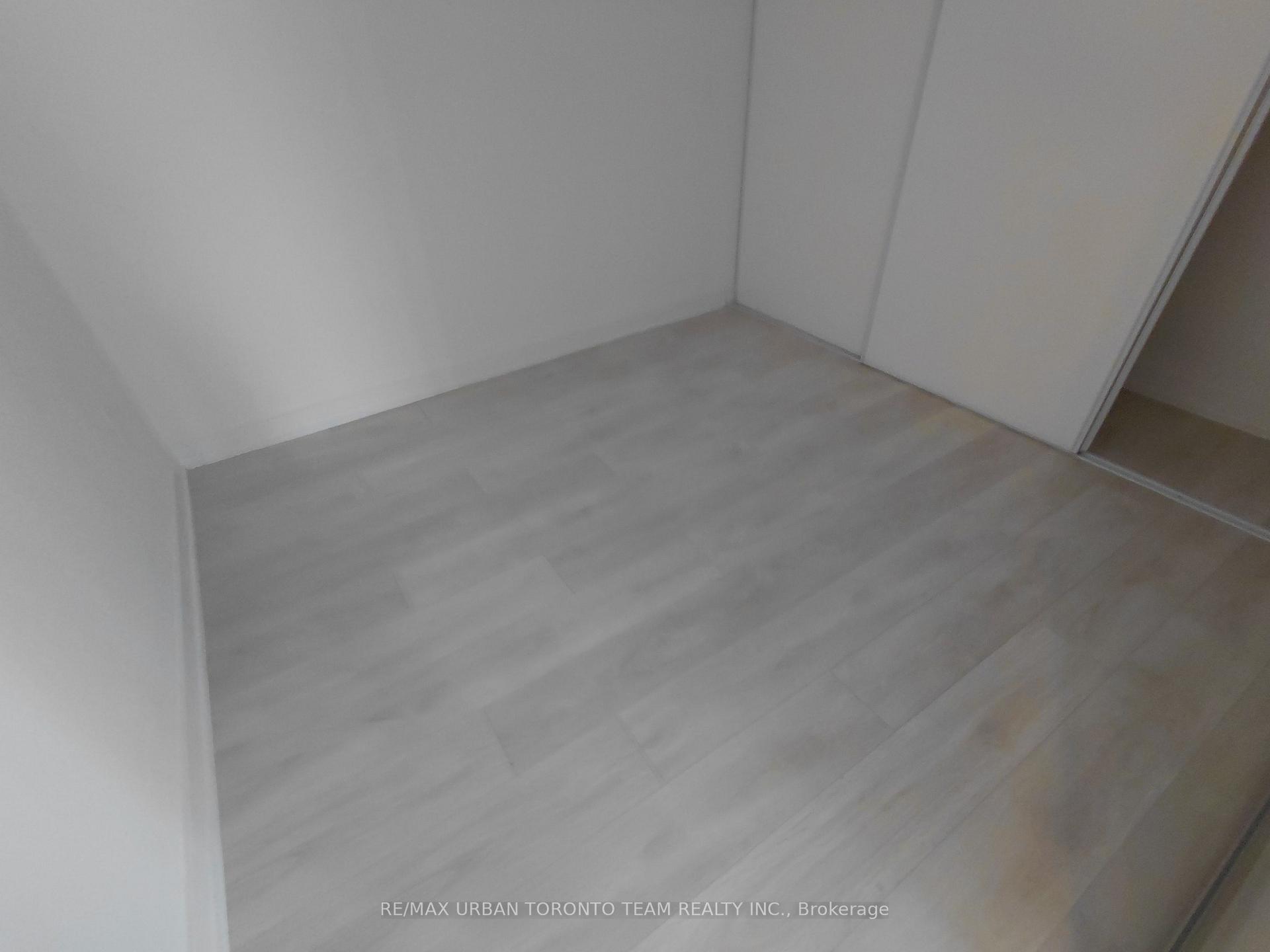 Photo 12 of Unit 801, 117 broadway Avenue, Toronto, Mount Pleasant West — HOMEH