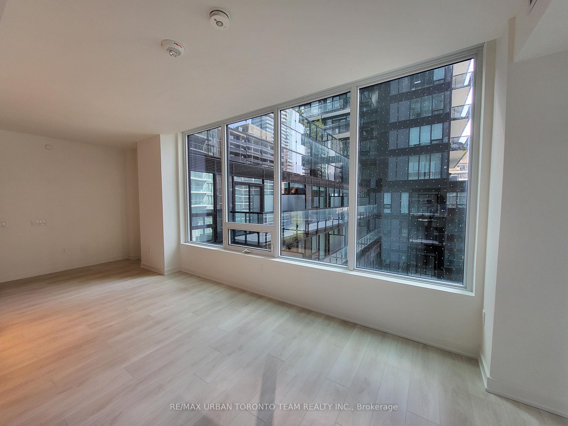 Photo 6 of Unit 801, 117 broadway Avenue, Toronto, Mount Pleasant West — HOMEH
