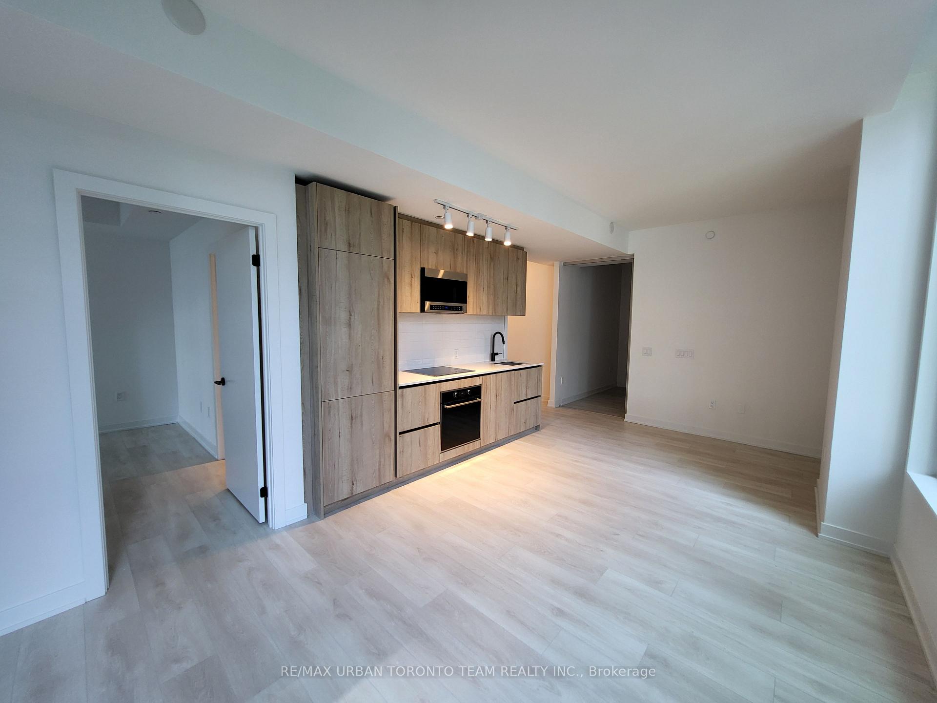 Photo 9 of Unit 801, 117 broadway Avenue, Toronto, Mount Pleasant West — HOMEH