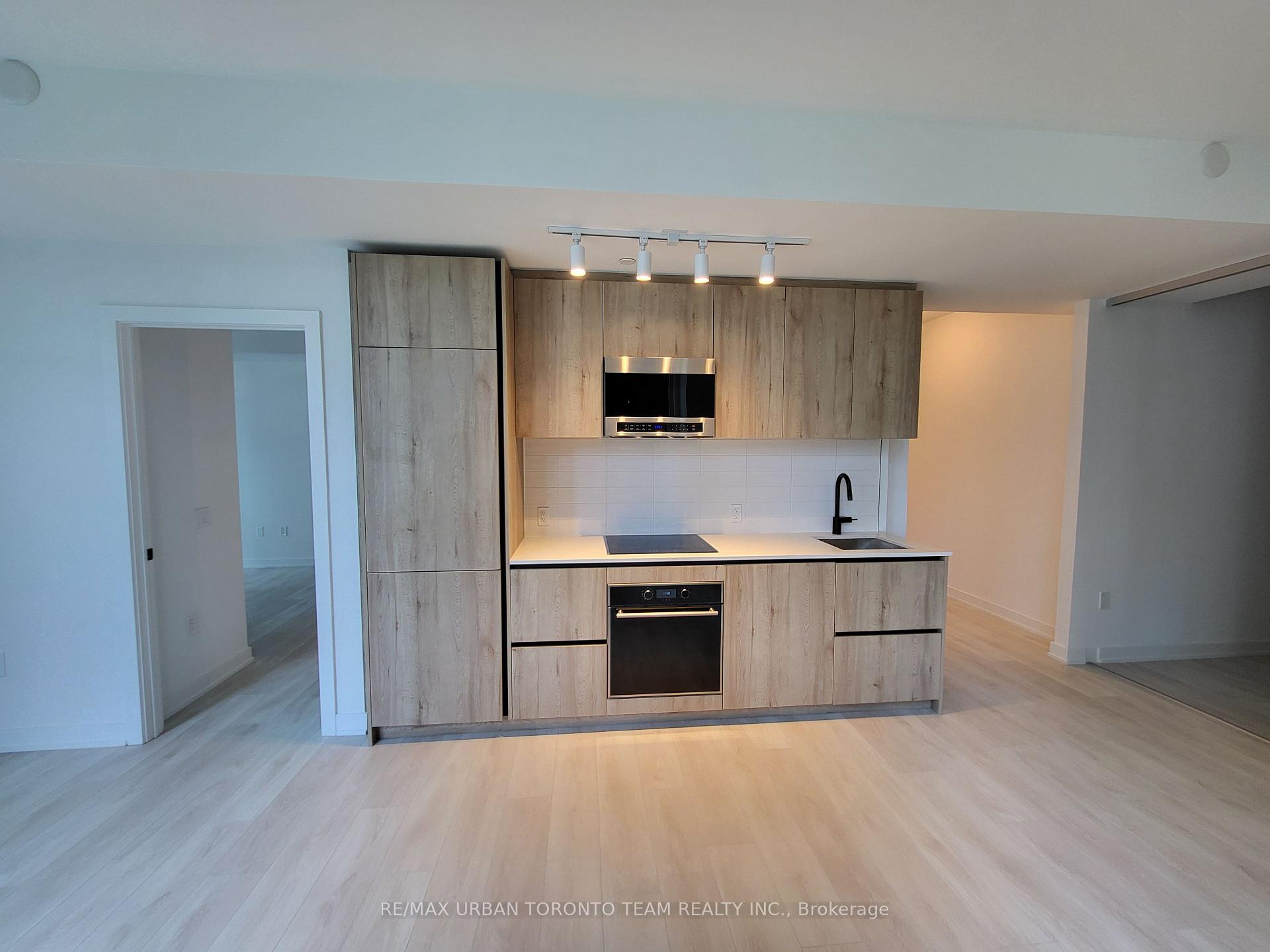 Photo 13 of Unit 801, 117 broadway Avenue, Toronto, Mount Pleasant West — HOMEH