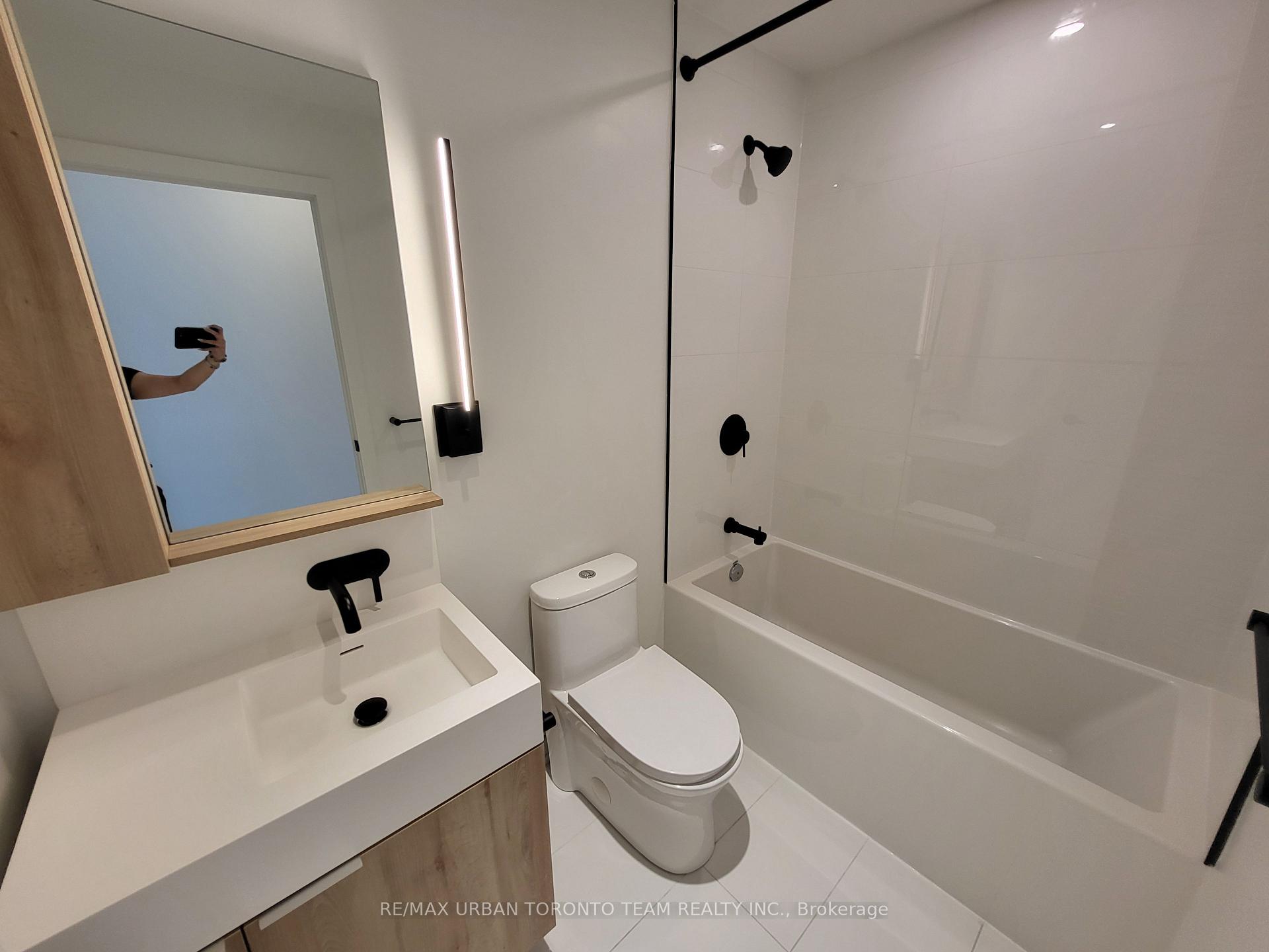 Photo 19 of Unit 801, 117 broadway Avenue, Toronto, Mount Pleasant West — HOMEH