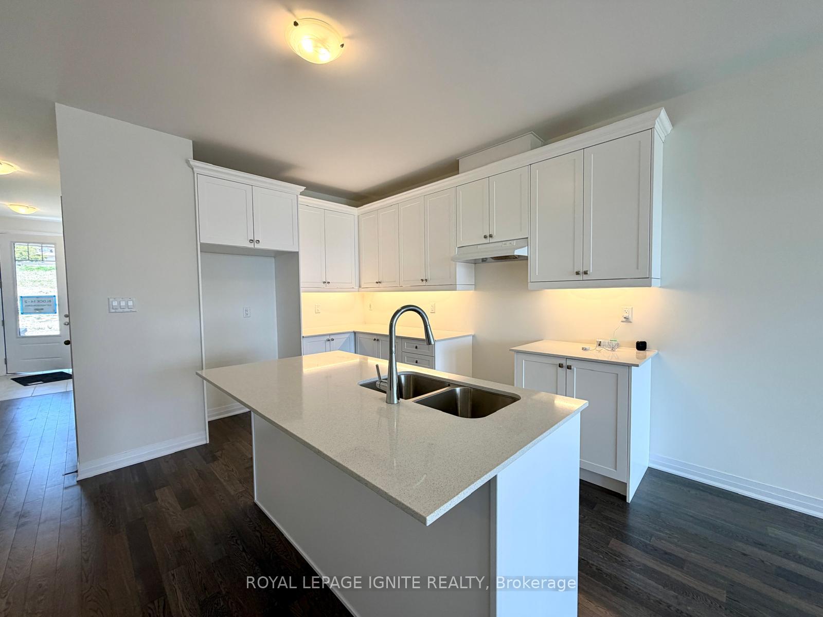 Photo 7 of 537 Hudson Crescent, Midland — HOMEH