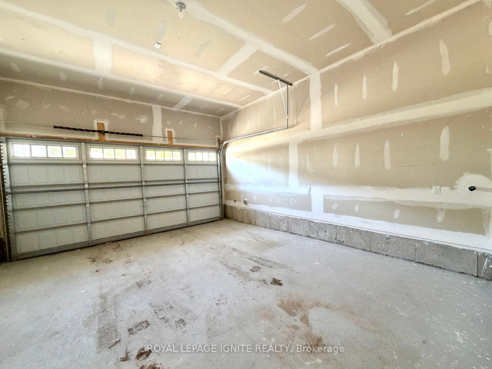 Photo 23 of 537 Hudson Crescent, Midland — HOMEH