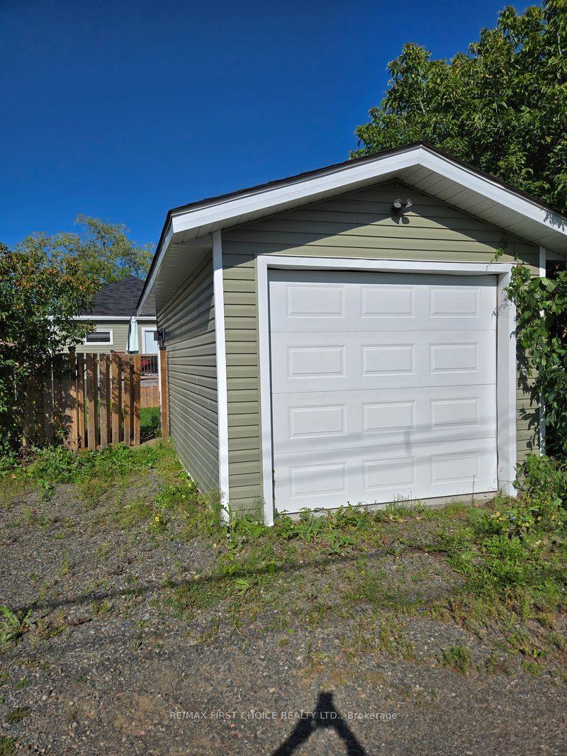 Photo 11 of 734 Franklin Street S, Thunder Bay, Westfort — HOMEH