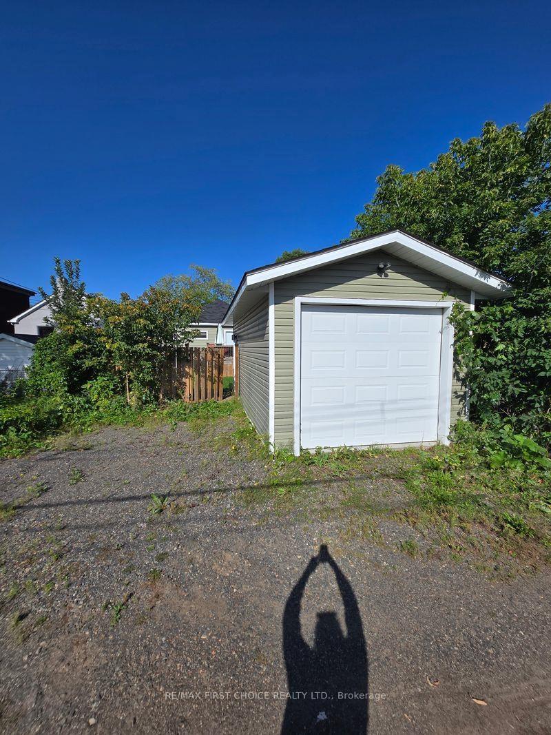 Photo 12 of 734 Franklin Street S, Thunder Bay, Westfort — HOMEH
