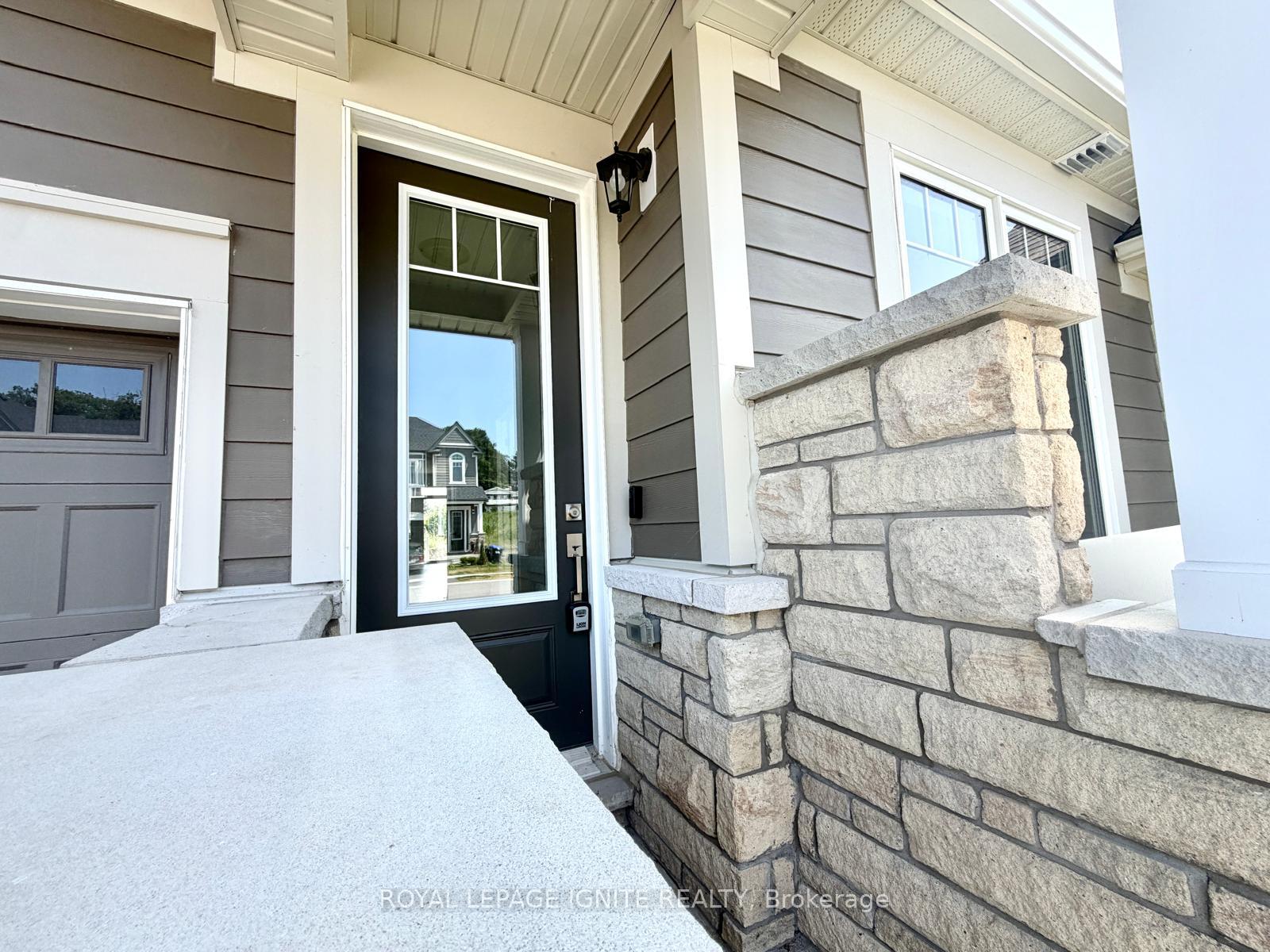 Photo 2 of 551 Hudson Street, Midland — HOMEH