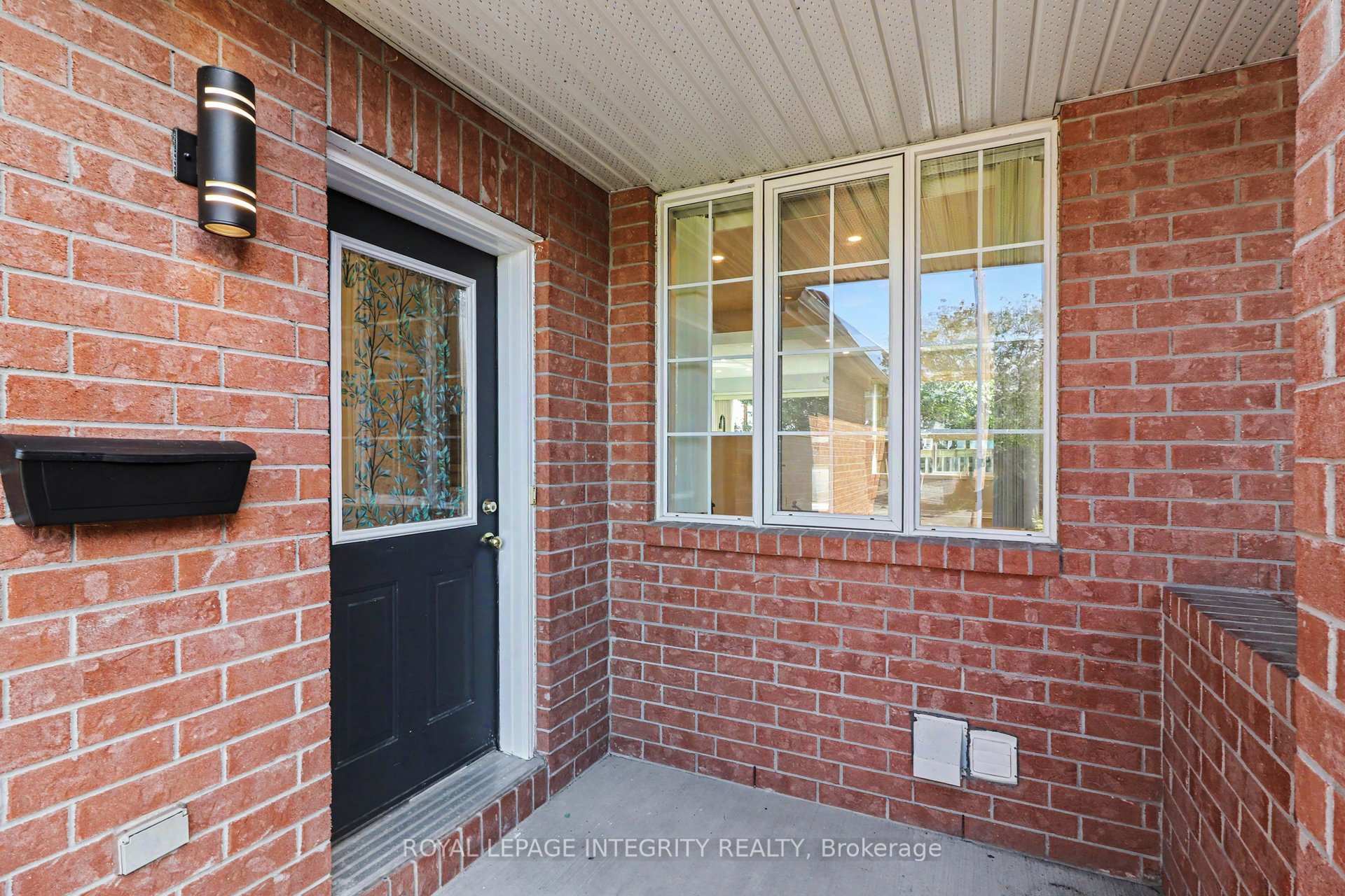 Photo 2 of 15 Angus Drive, Ottawa, Kanata - Katimavik — HOMEH