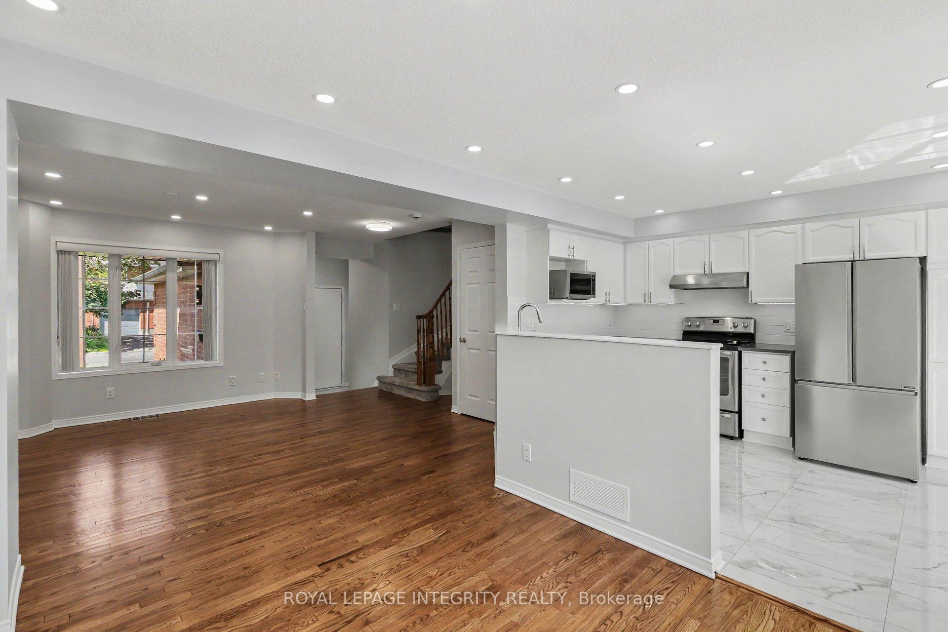 Photo 10 of 15 Angus Drive, Ottawa, Kanata - Katimavik — HOMEH