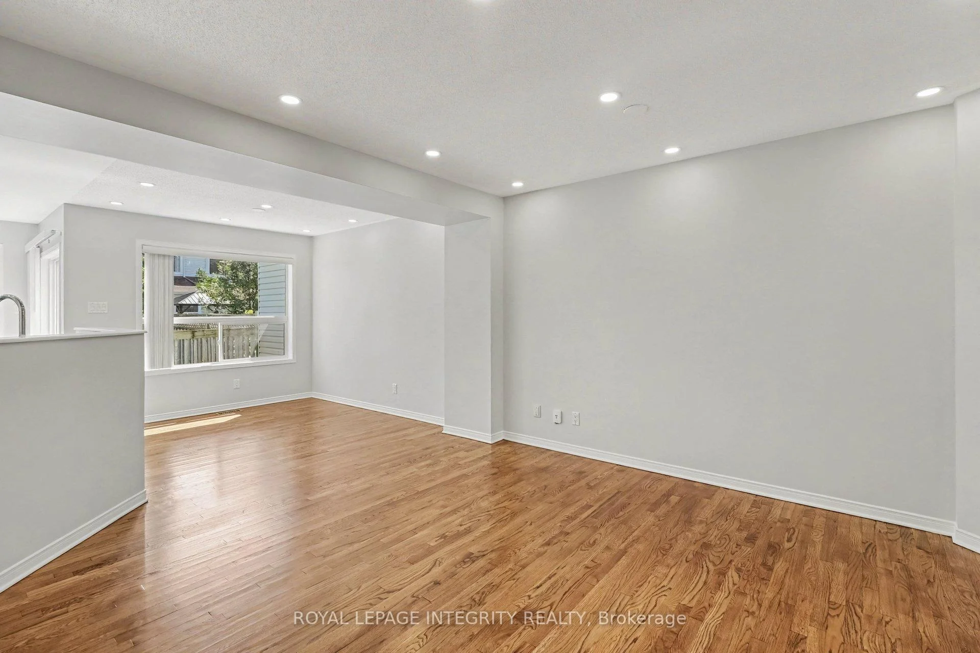 Photo 16 of 15 Angus Drive, Ottawa, Kanata - Katimavik — HOMEH