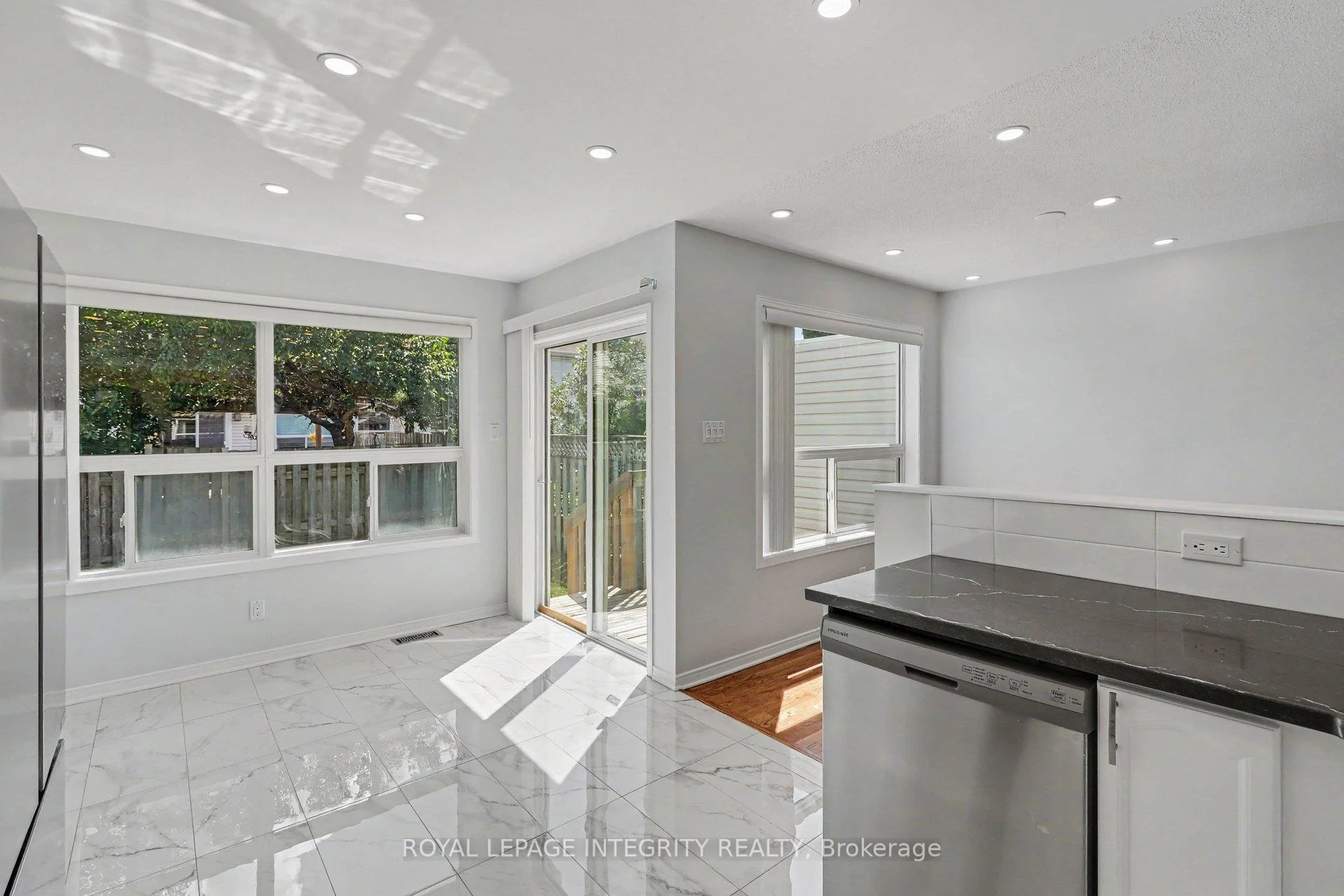 Photo 25 of 15 Angus Drive, Ottawa, Kanata - Katimavik — HOMEH
