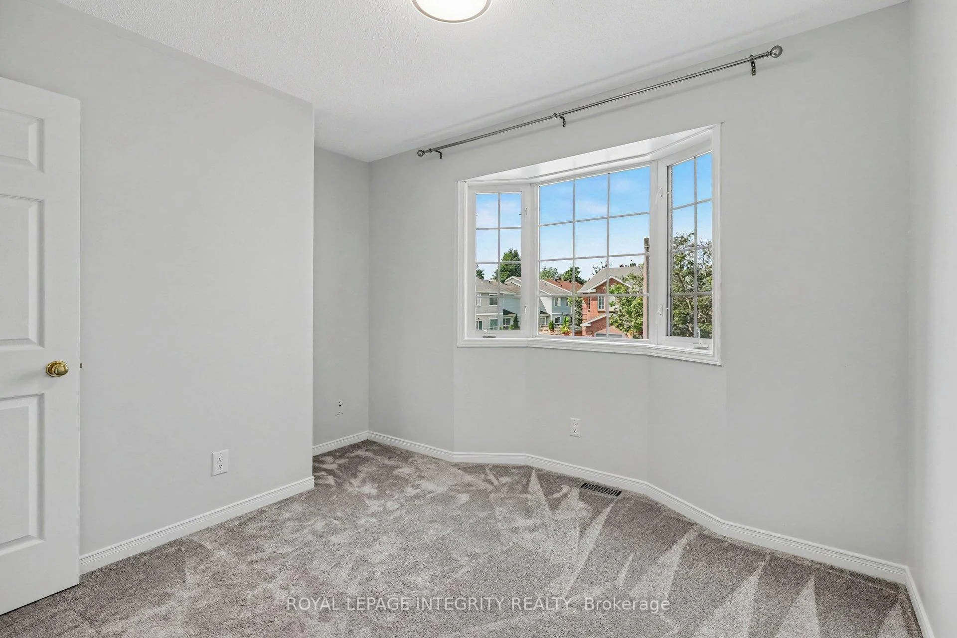 Photo 33 of 15 Angus Drive, Ottawa, Kanata - Katimavik — HOMEH