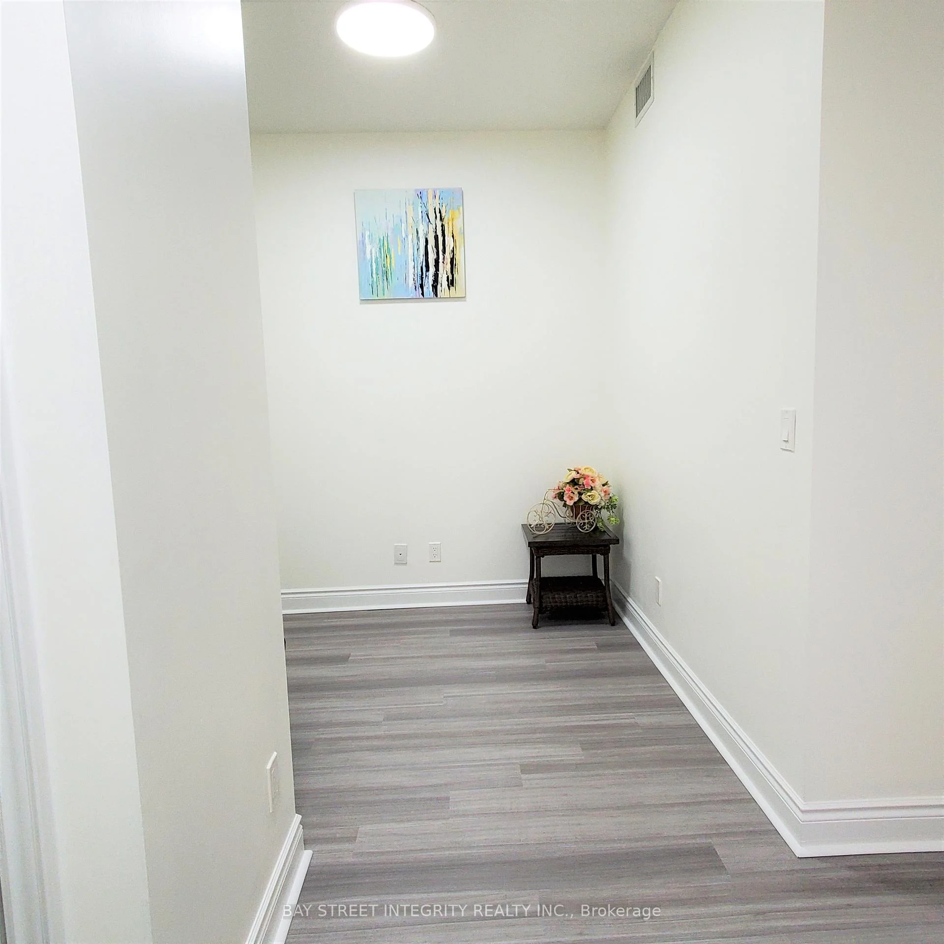 Photo 5 of Unit 701, 38 Cedarland Drive, Markham, Unionville — HOMEH