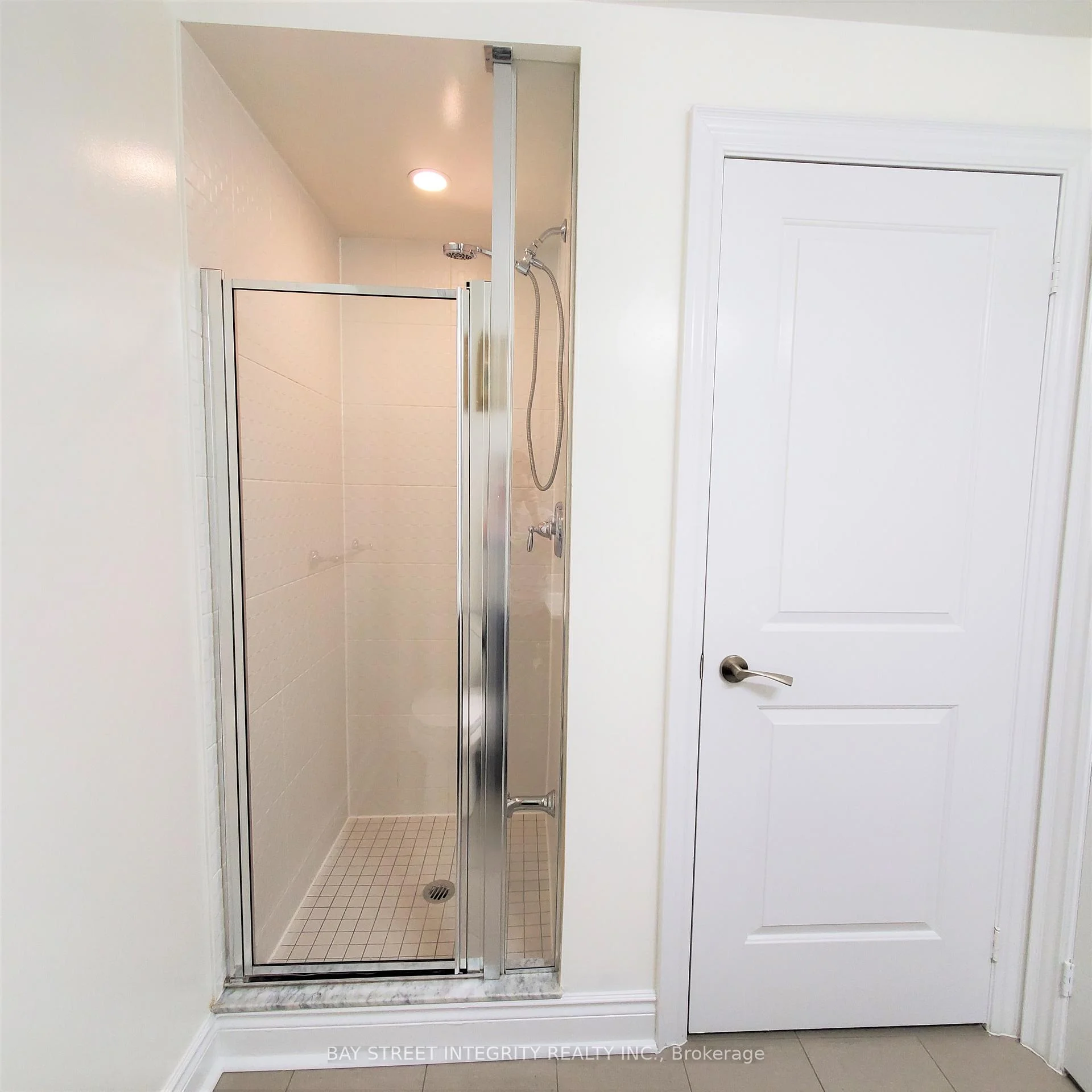 Photo 7 of Unit 701, 38 Cedarland Drive, Markham, Unionville — HOMEH
