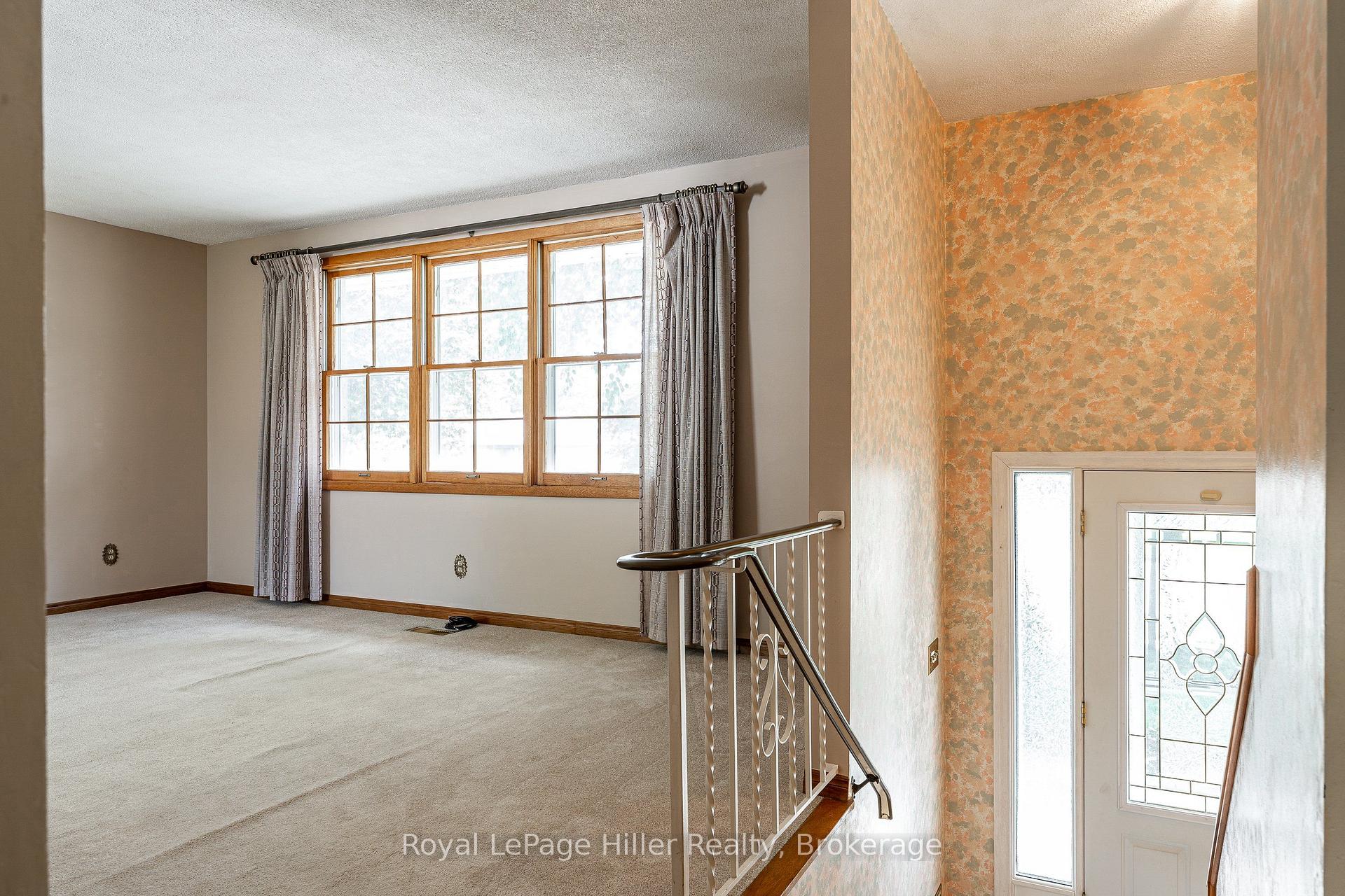 Photo 4 of 278 Elgin Crescent, Stratford — HOMEH
