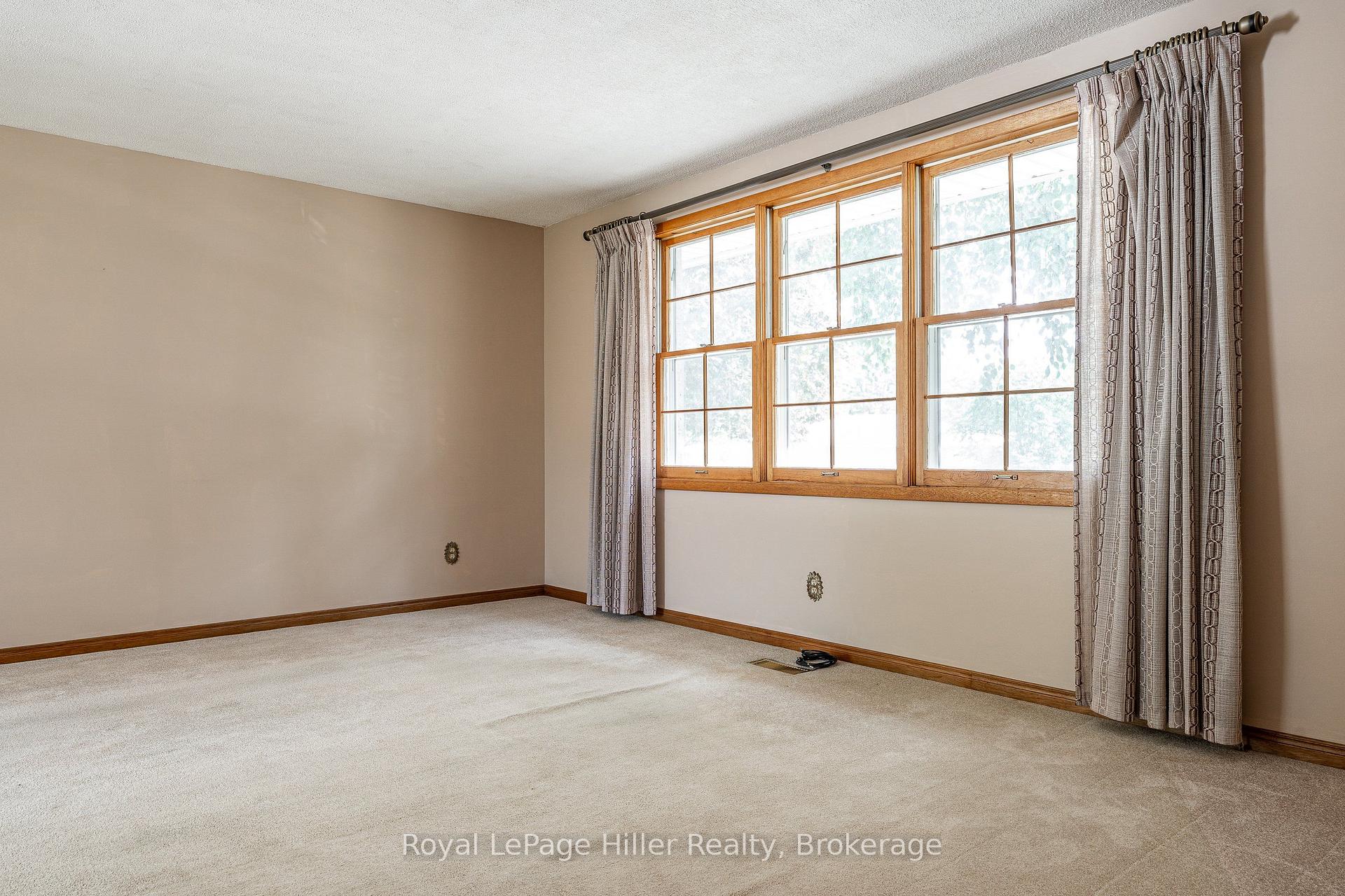 Photo 5 of 278 Elgin Crescent, Stratford — HOMEH