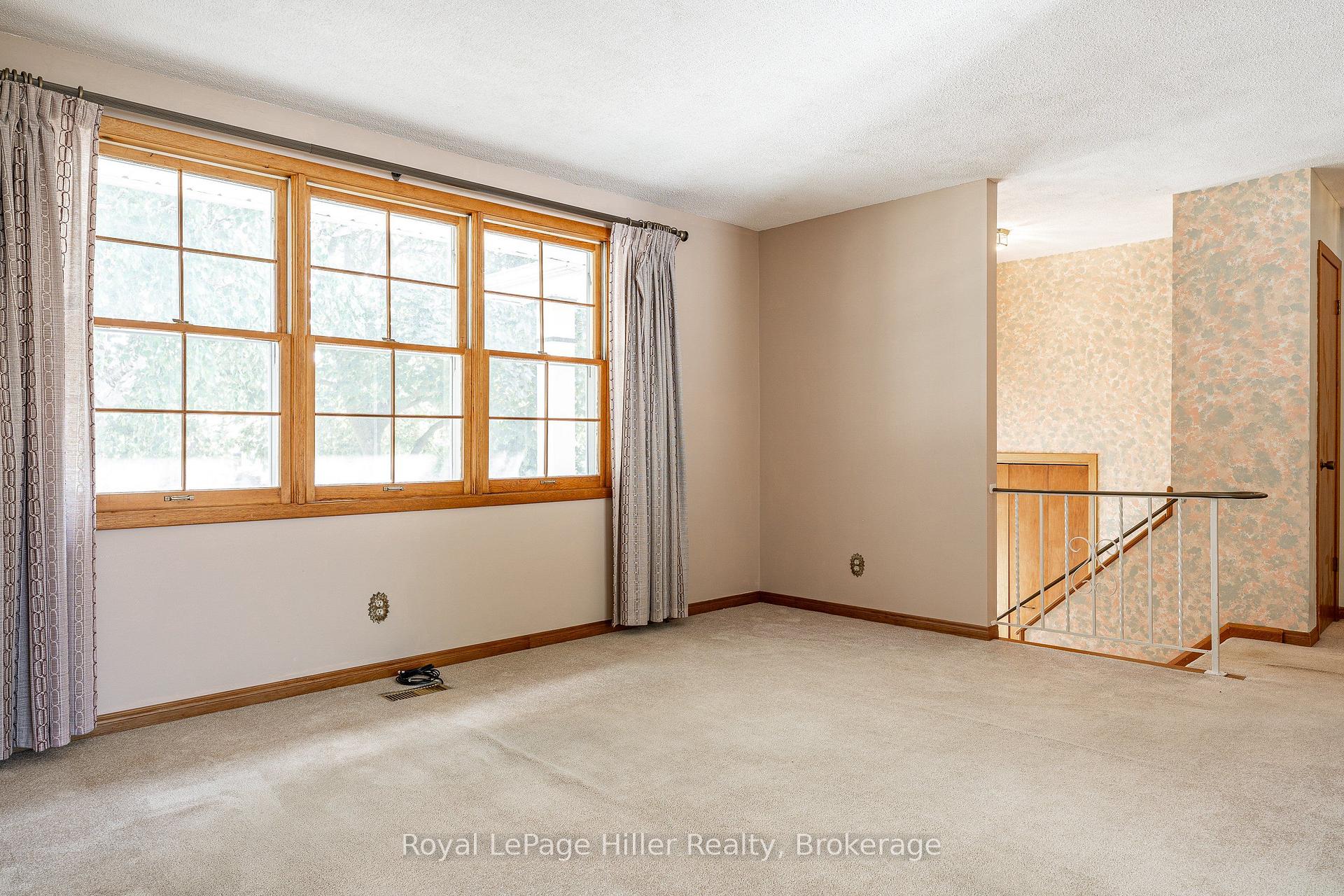 Photo 9 of 278 Elgin Crescent, Stratford — HOMEH