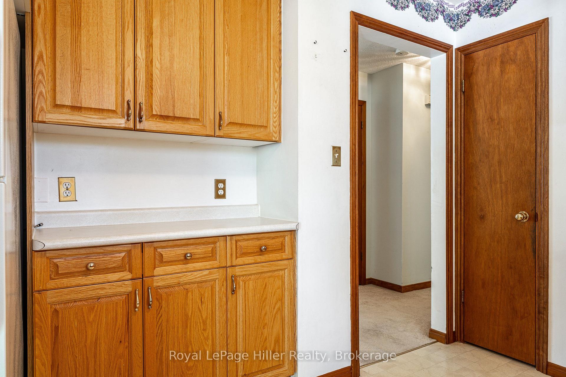 Photo 14 of 278 Elgin Crescent, Stratford — HOMEH