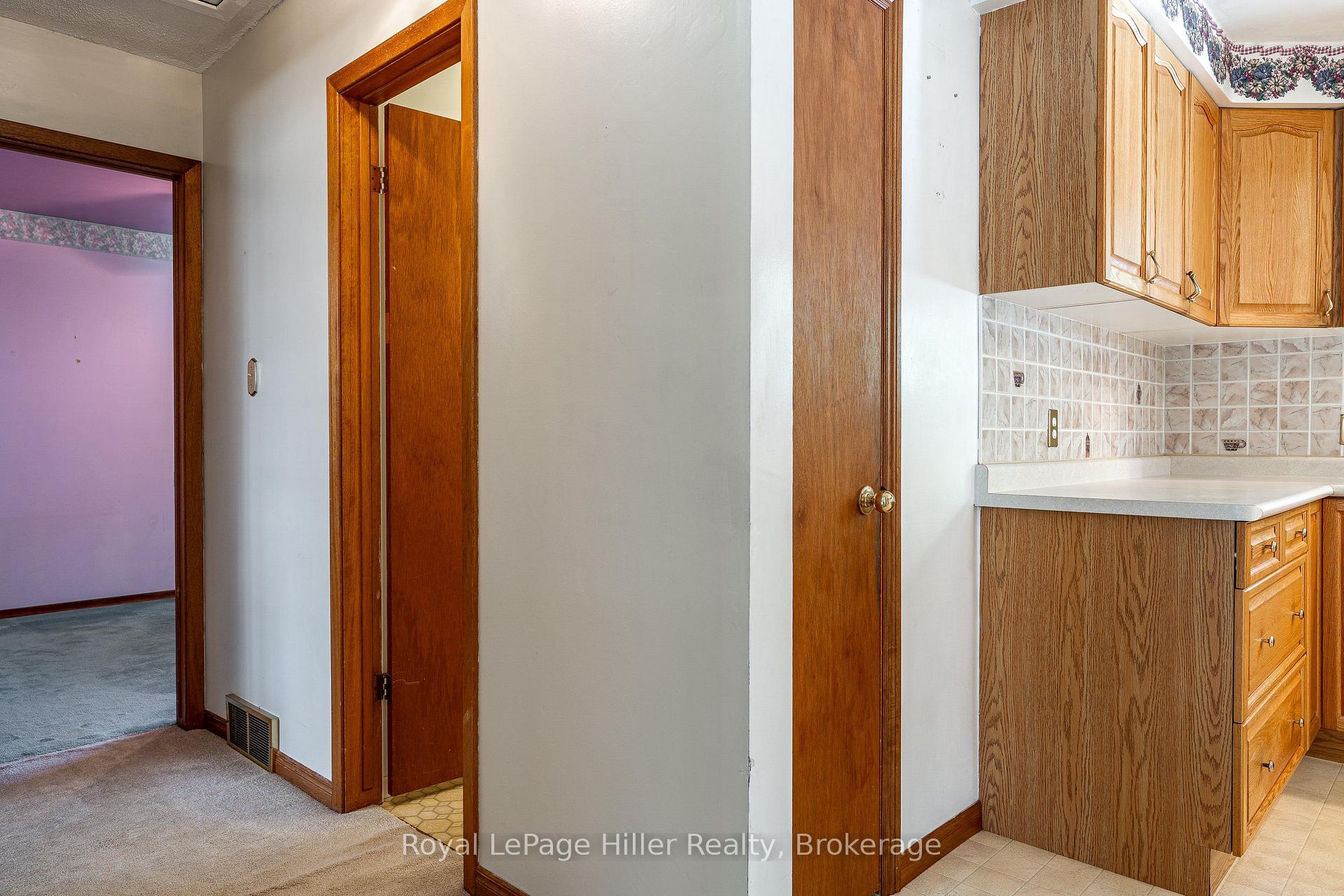Photo 17 of 278 Elgin Crescent, Stratford — HOMEH