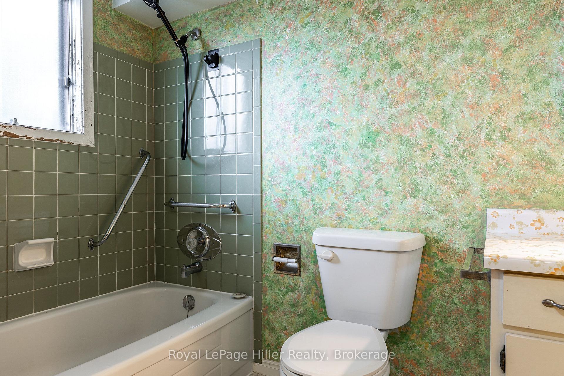 Photo 36 of 278 Elgin Crescent, Stratford — HOMEH