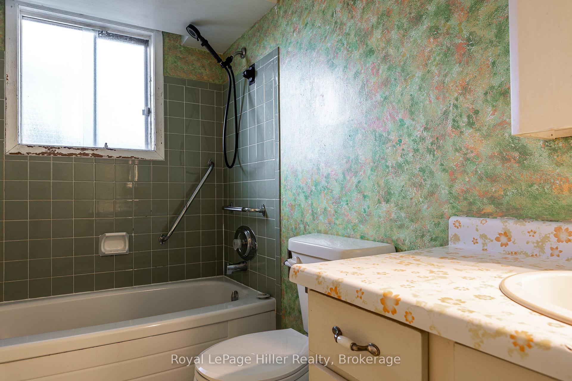 Photo 37 of 278 Elgin Crescent, Stratford — HOMEH