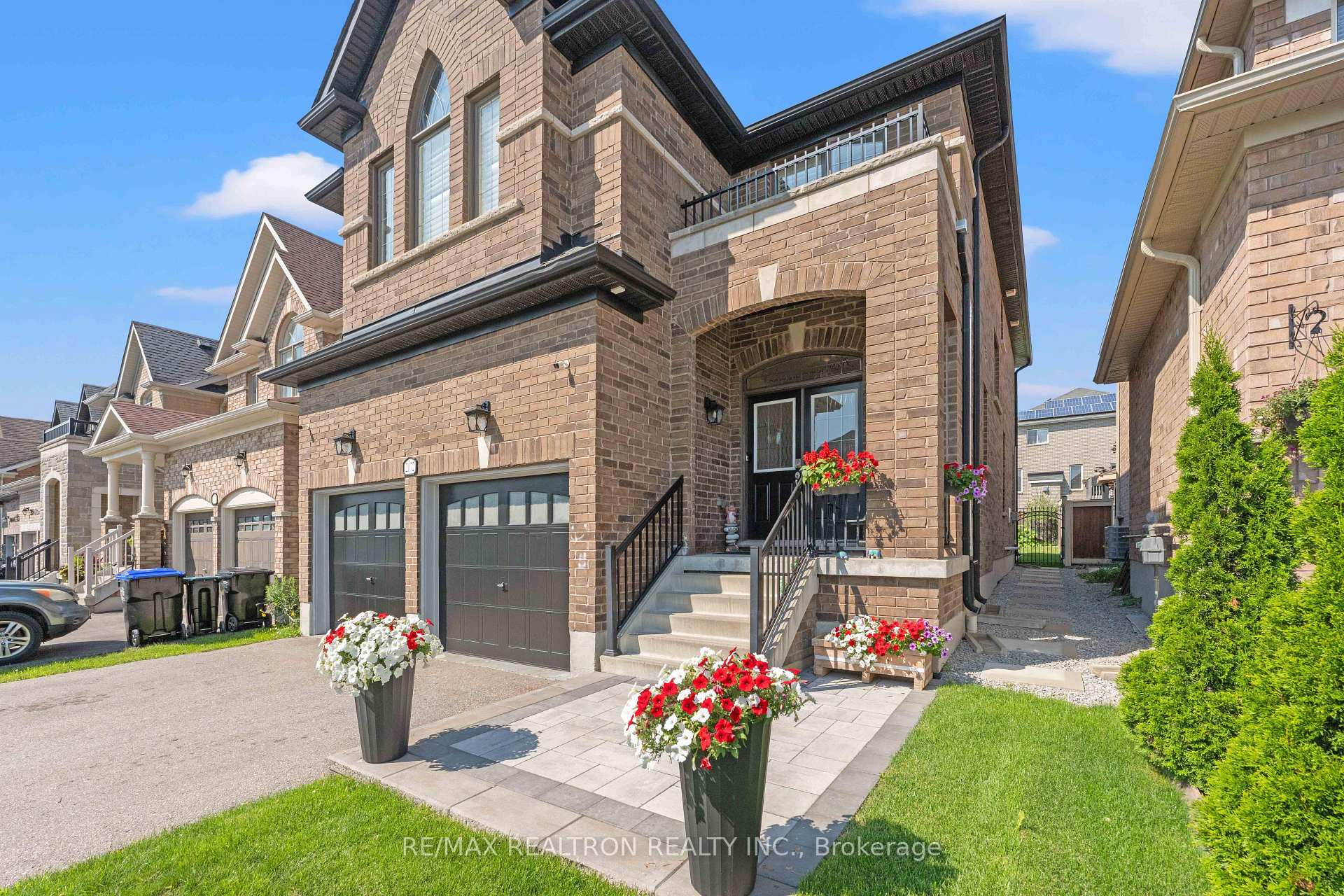 Photo 2 of 2072 Allison Street, Innisfil, Alcona — HOMEH