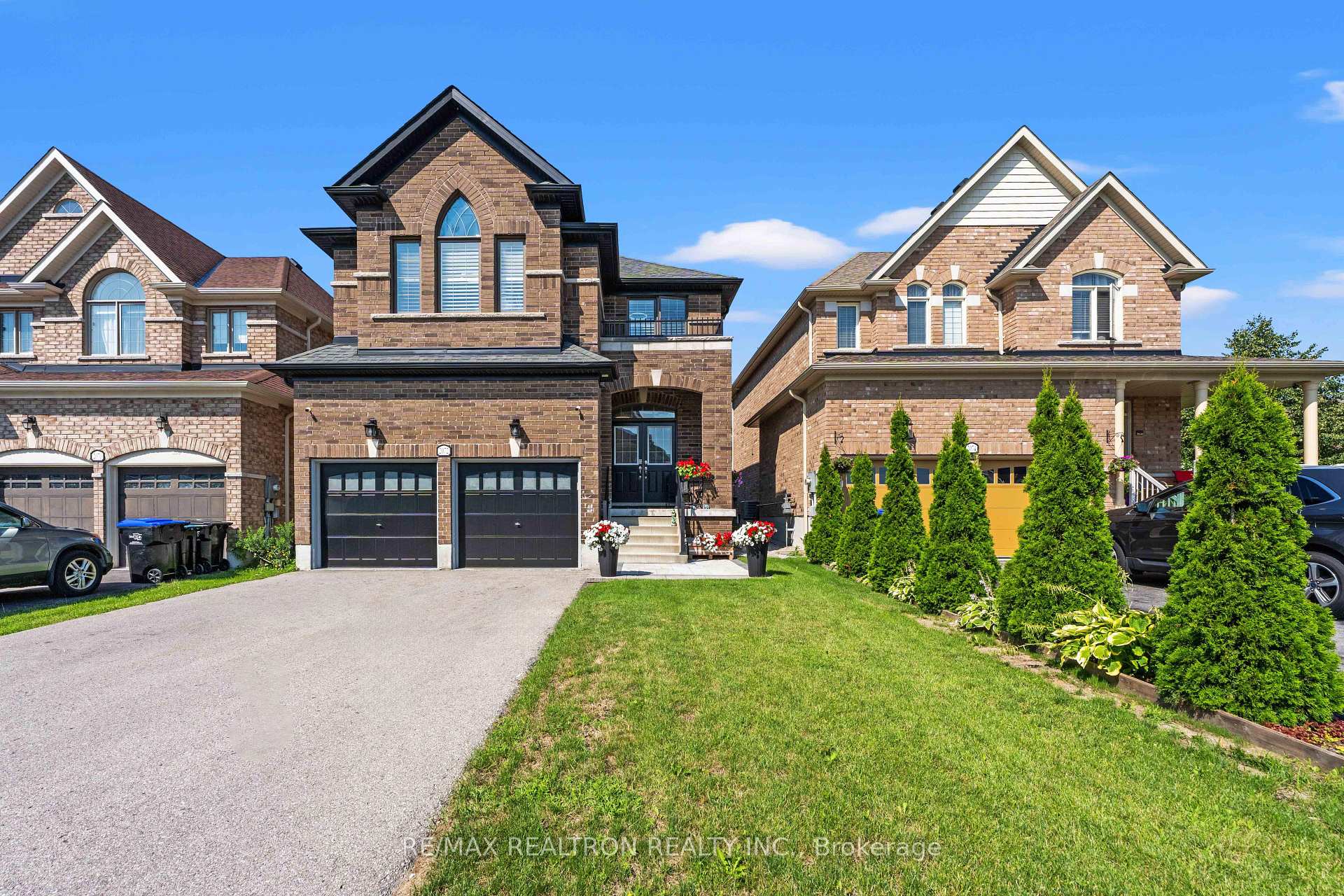 Photo 3 of 2072 Allison Street, Innisfil, Alcona — HOMEH