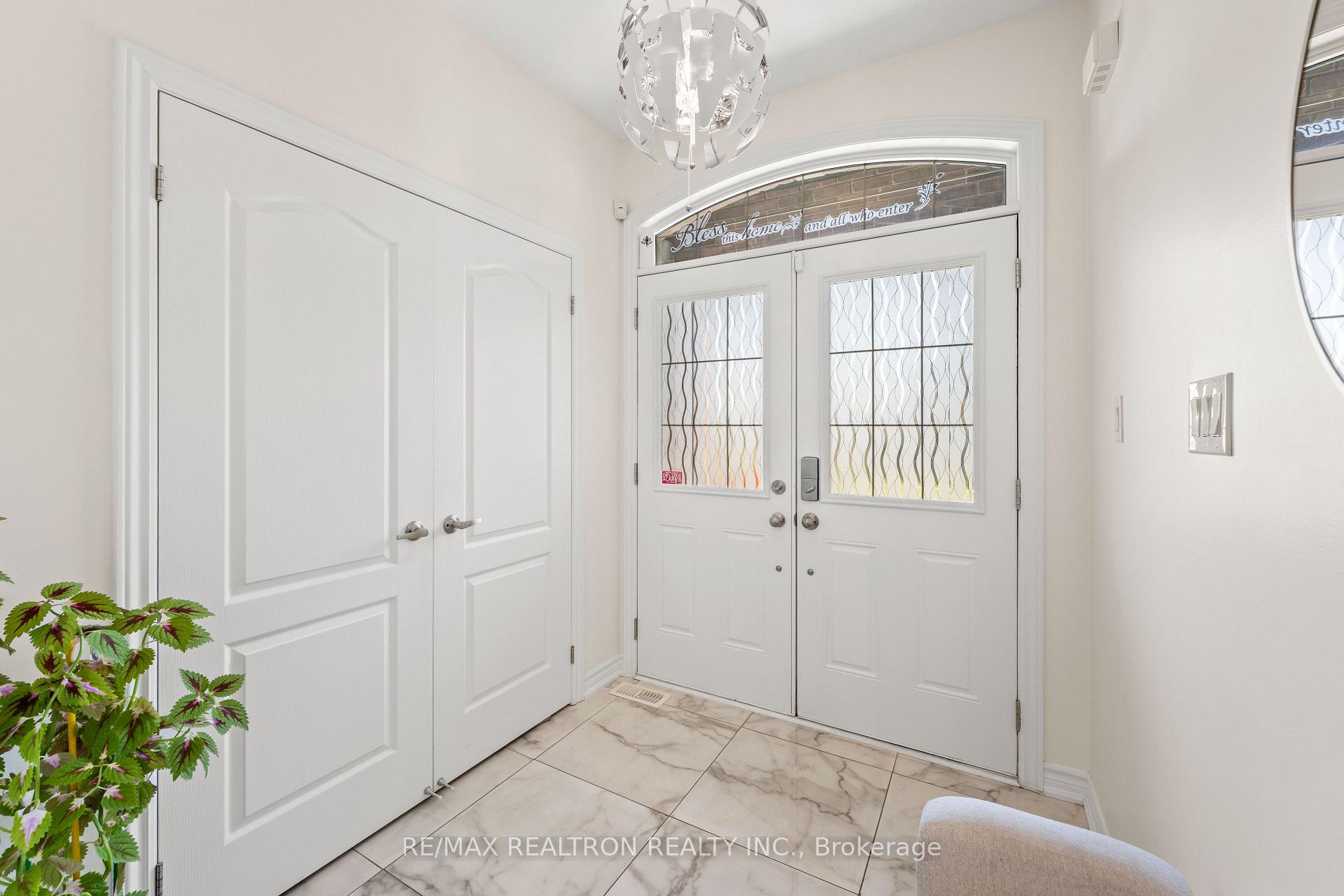 Photo 4 of 2072 Allison Street, Innisfil, Alcona — HOMEH