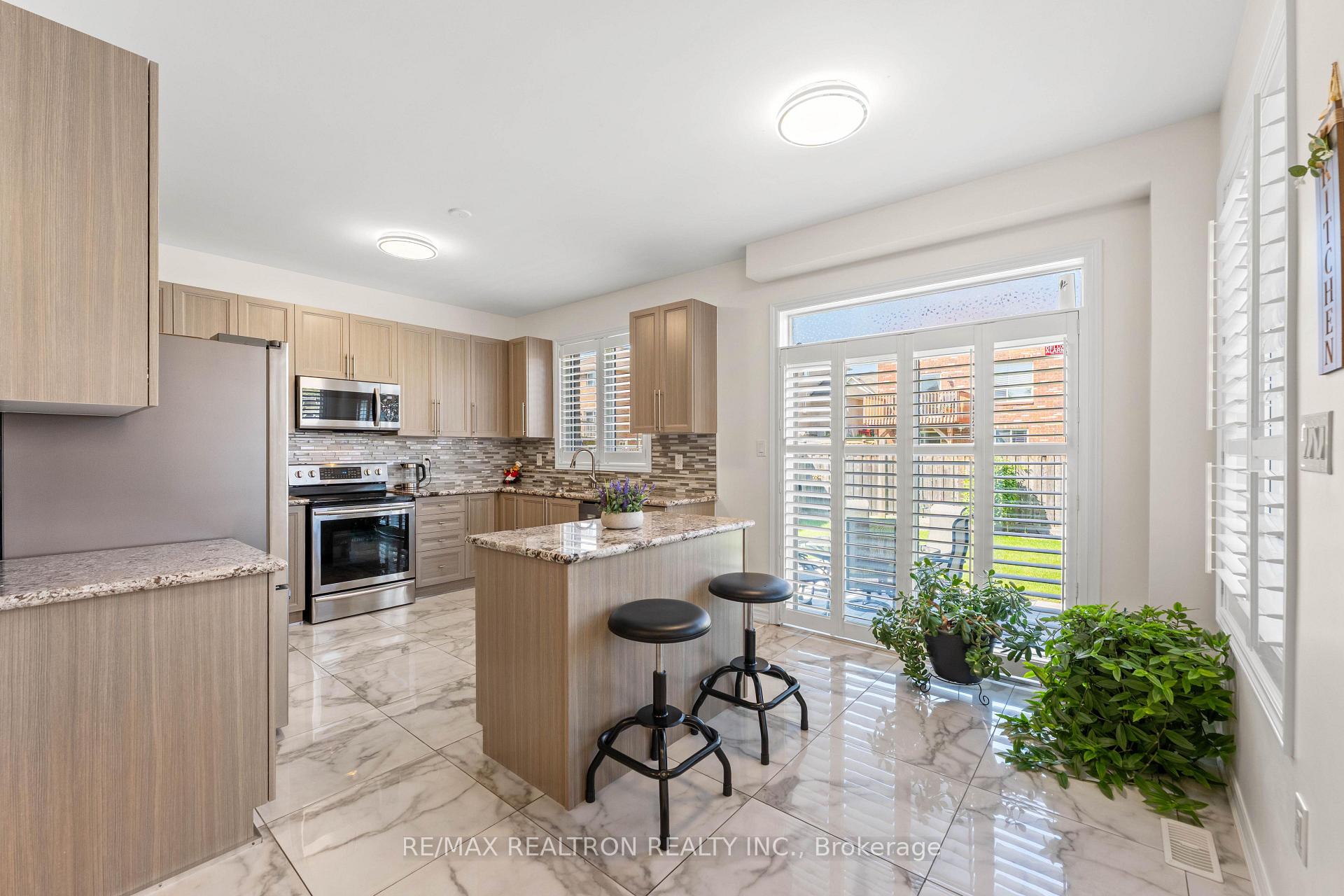 Photo 14 of 2072 Allison Street, Innisfil, Alcona — HOMEH