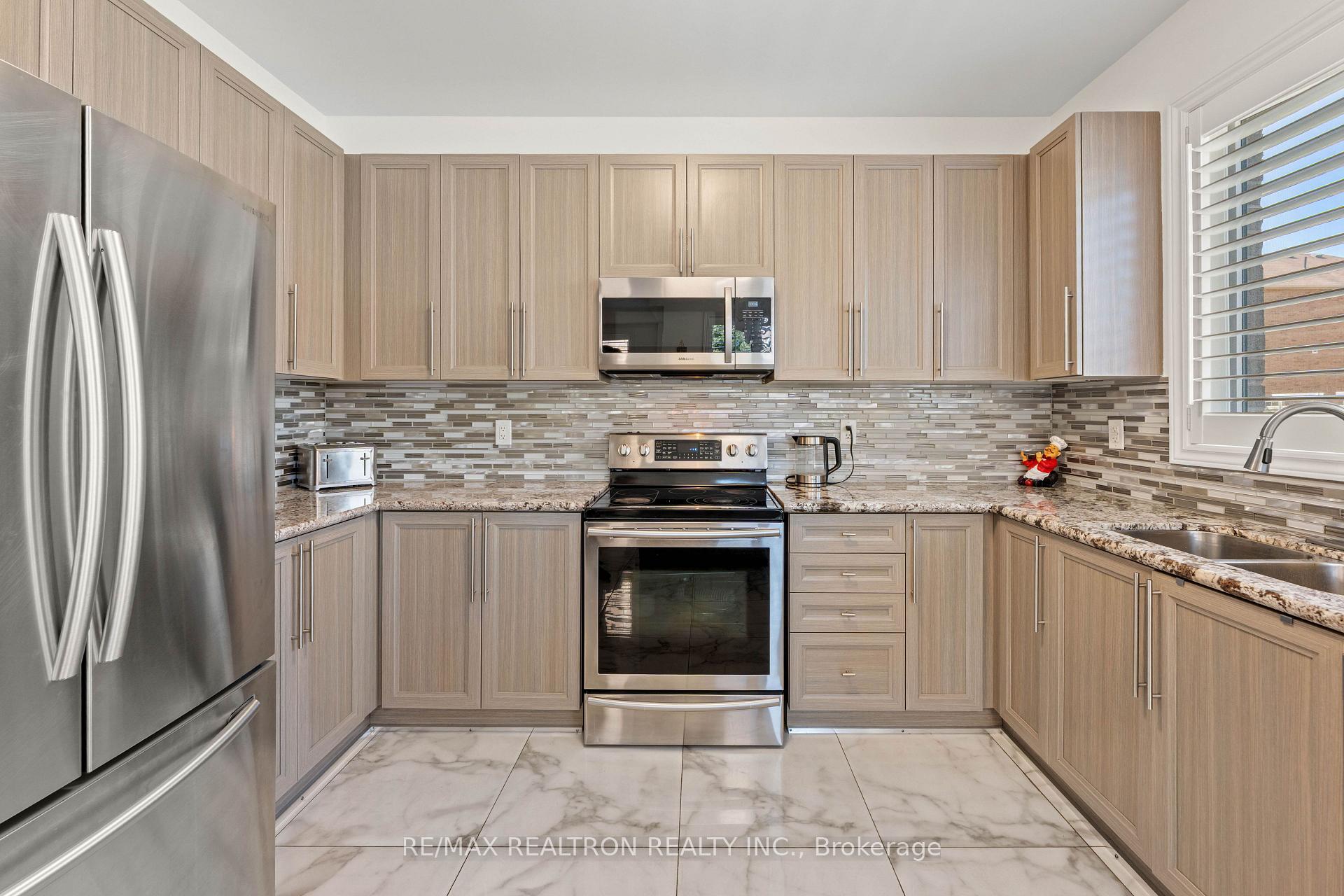 Photo 15 of 2072 Allison Street, Innisfil, Alcona — HOMEH