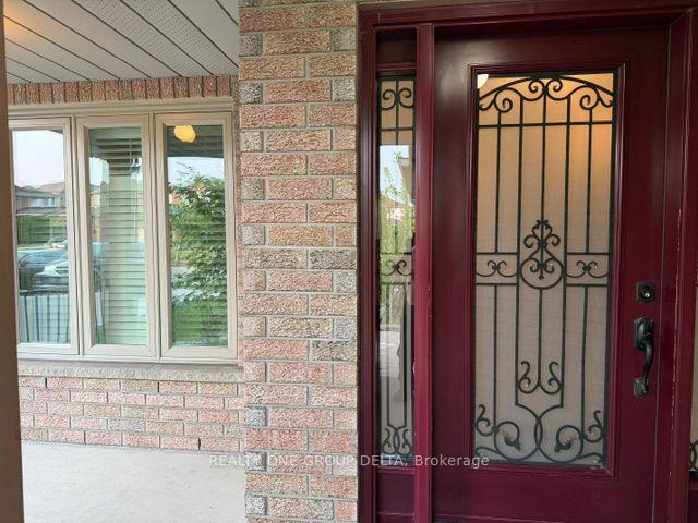 Photo 4 of Unit Upper, 24 Arborview Crescent, Etobicoke, West Humber-Clairville — HOMEH