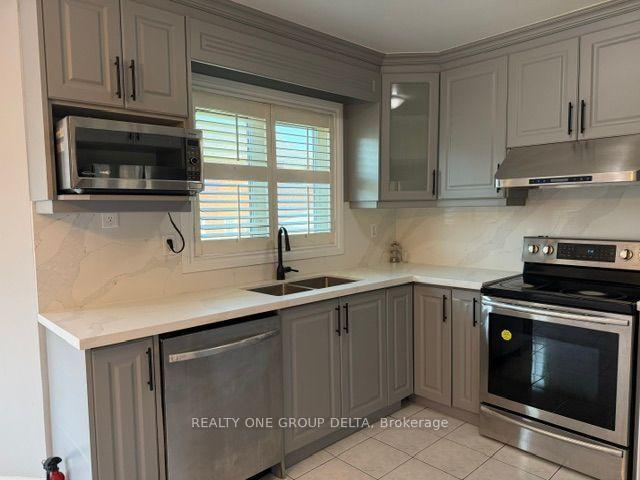 Photo 13 of Unit Upper, 24 Arborview Crescent, Etobicoke, West Humber-Clairville — HOMEH