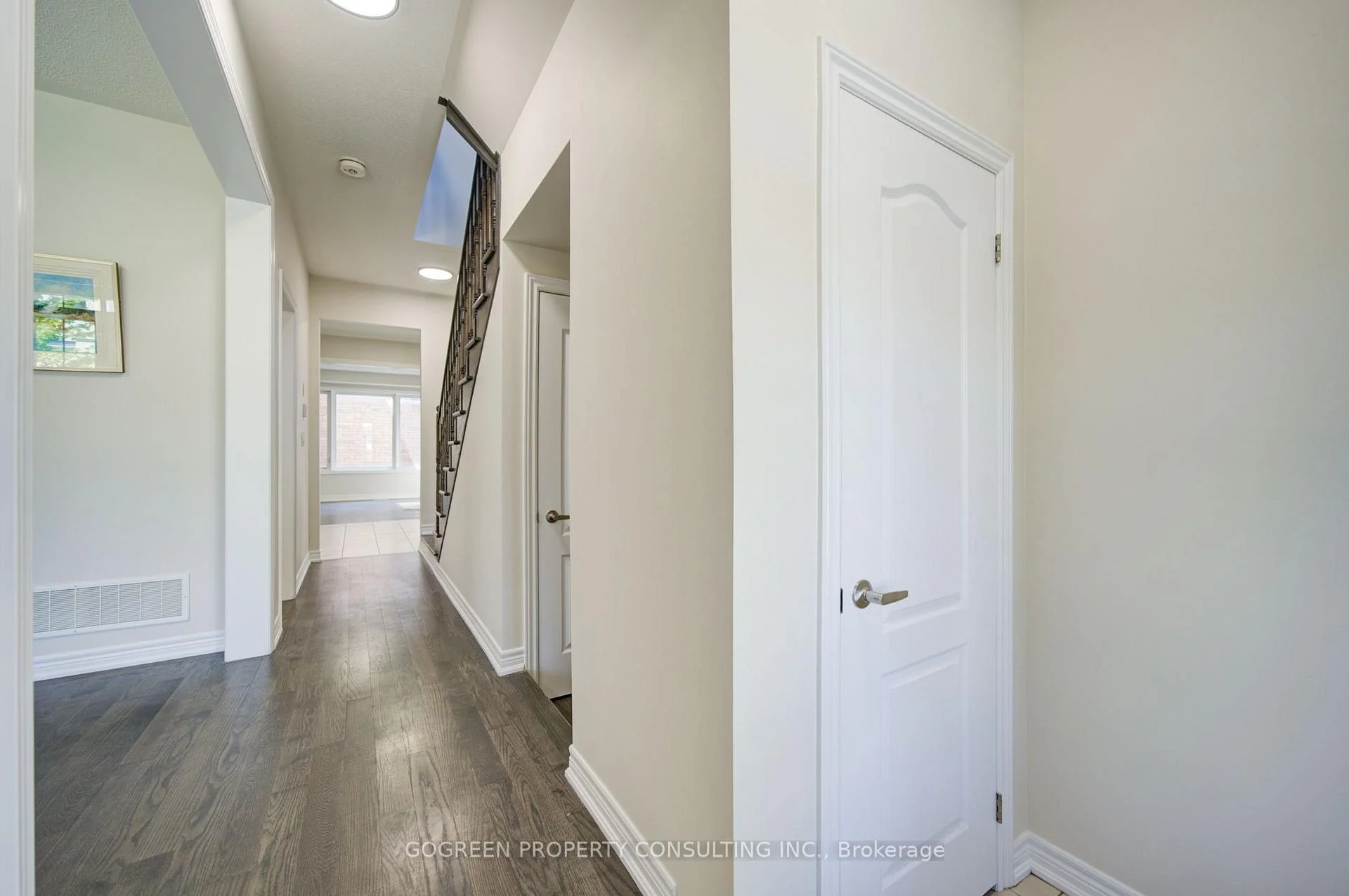 Photo 11 of 5 Applegate Drive, East Gwillimbury, Rural East Gwillimbury — HOMEH