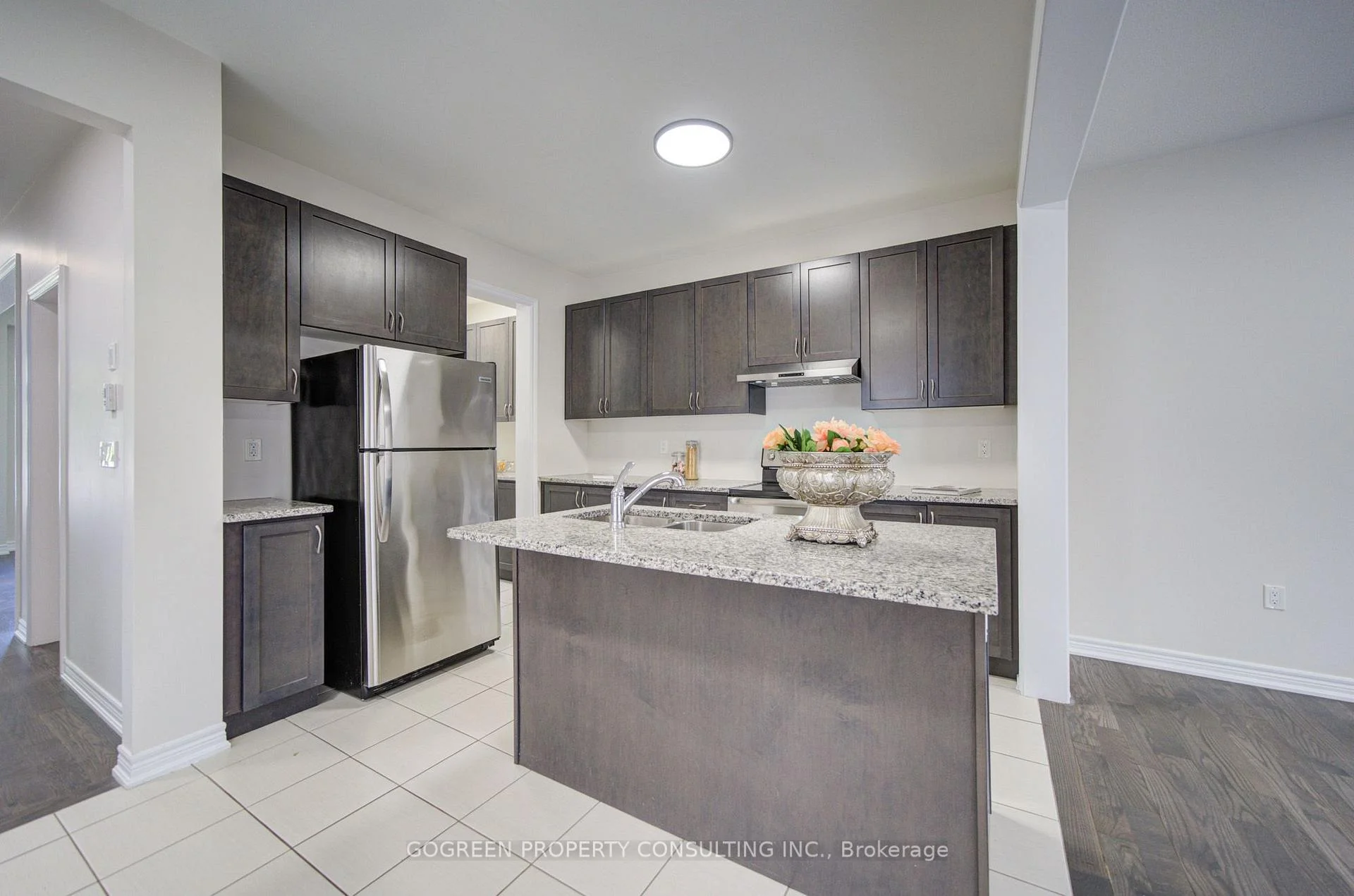 Photo 28 of 5 Applegate Drive, East Gwillimbury, Rural East Gwillimbury — HOMEH