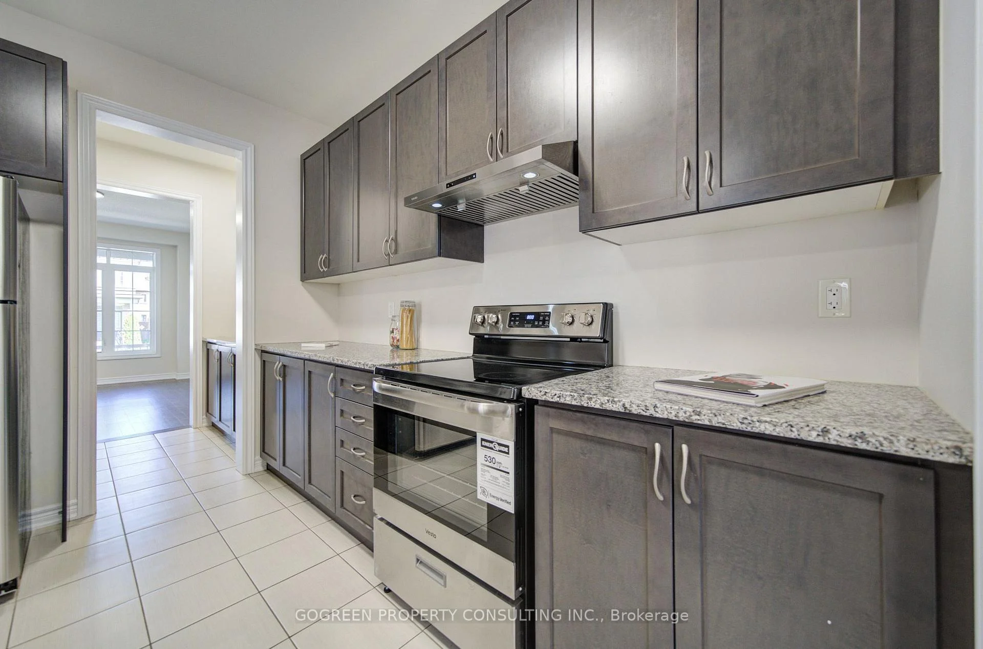 Photo 30 of 5 Applegate Drive, East Gwillimbury, Rural East Gwillimbury — HOMEH