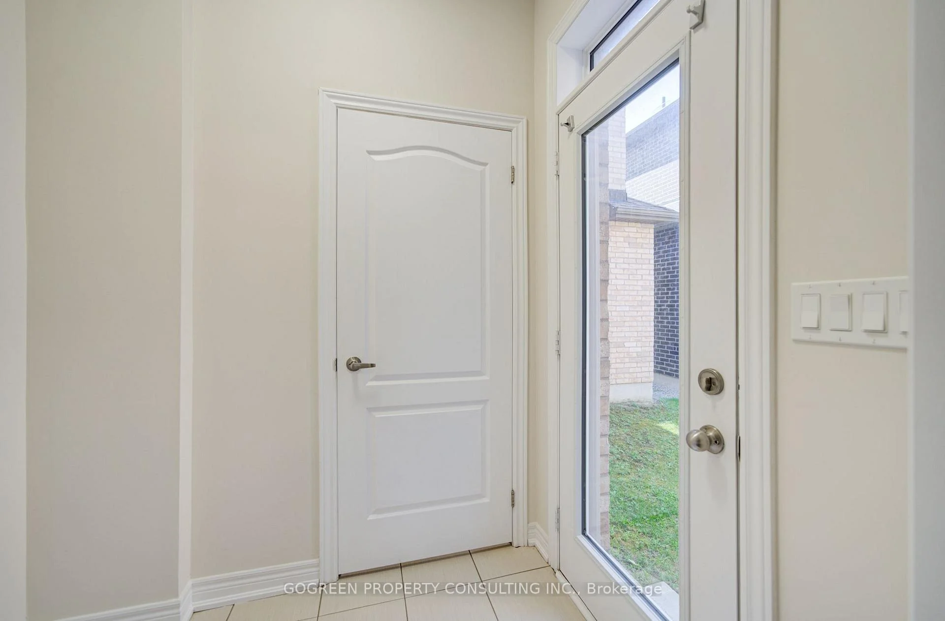 Photo 38 of 5 Applegate Drive, East Gwillimbury, Rural East Gwillimbury — HOMEH
