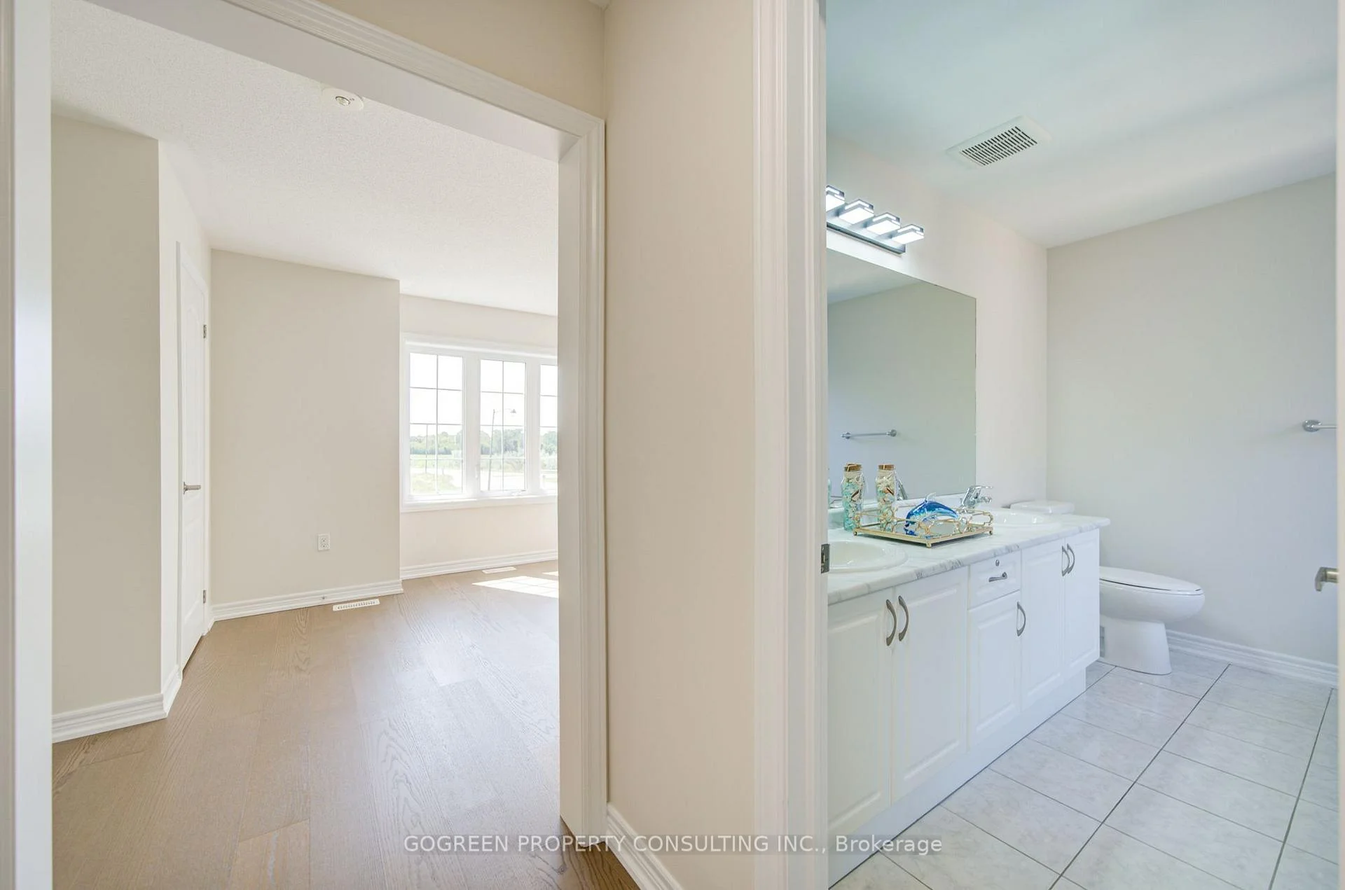 Photo 54 of 5 Applegate Drive, East Gwillimbury, Rural East Gwillimbury — HOMEH