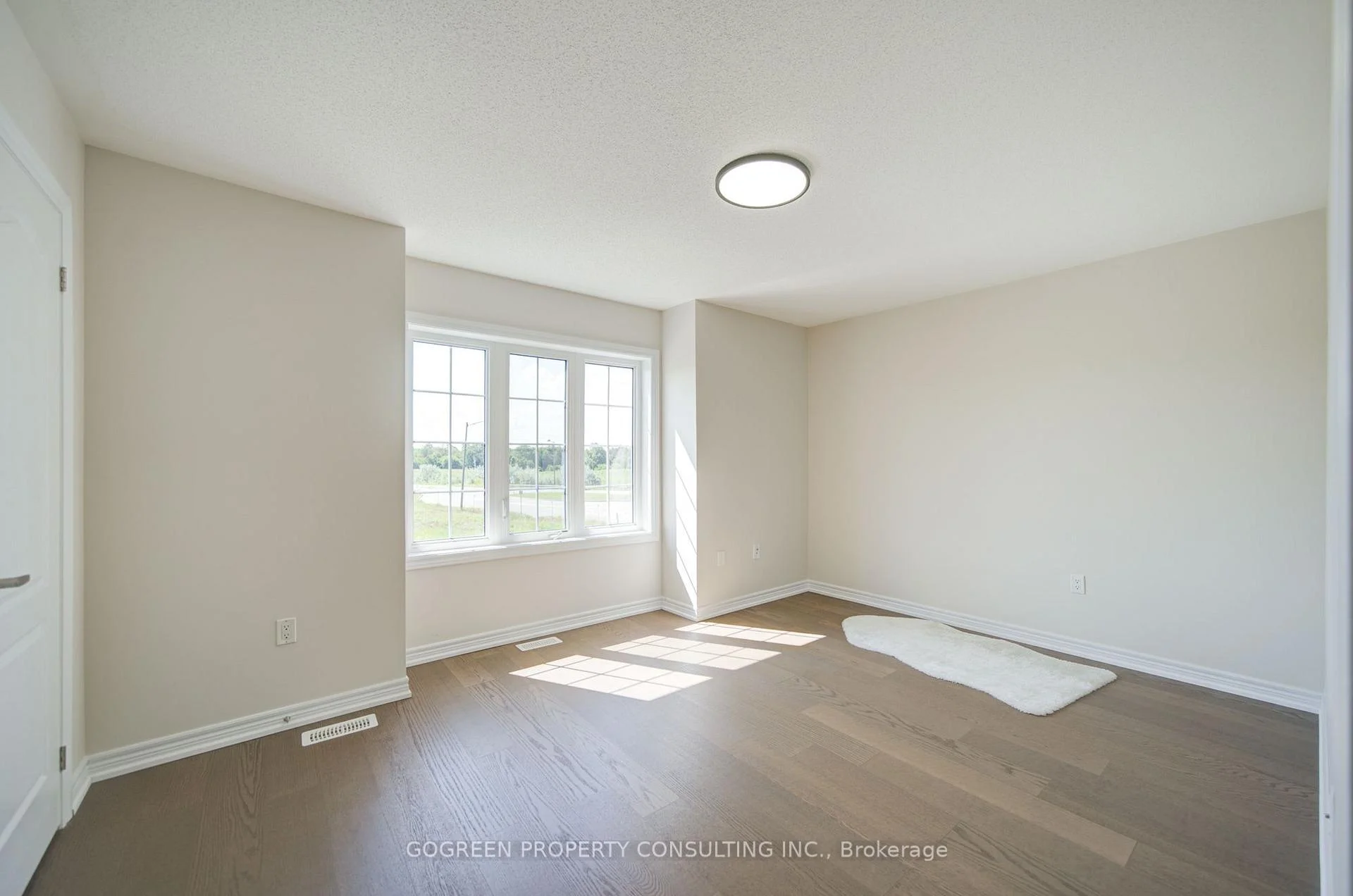 Photo 58 of 5 Applegate Drive, East Gwillimbury, Rural East Gwillimbury — HOMEH