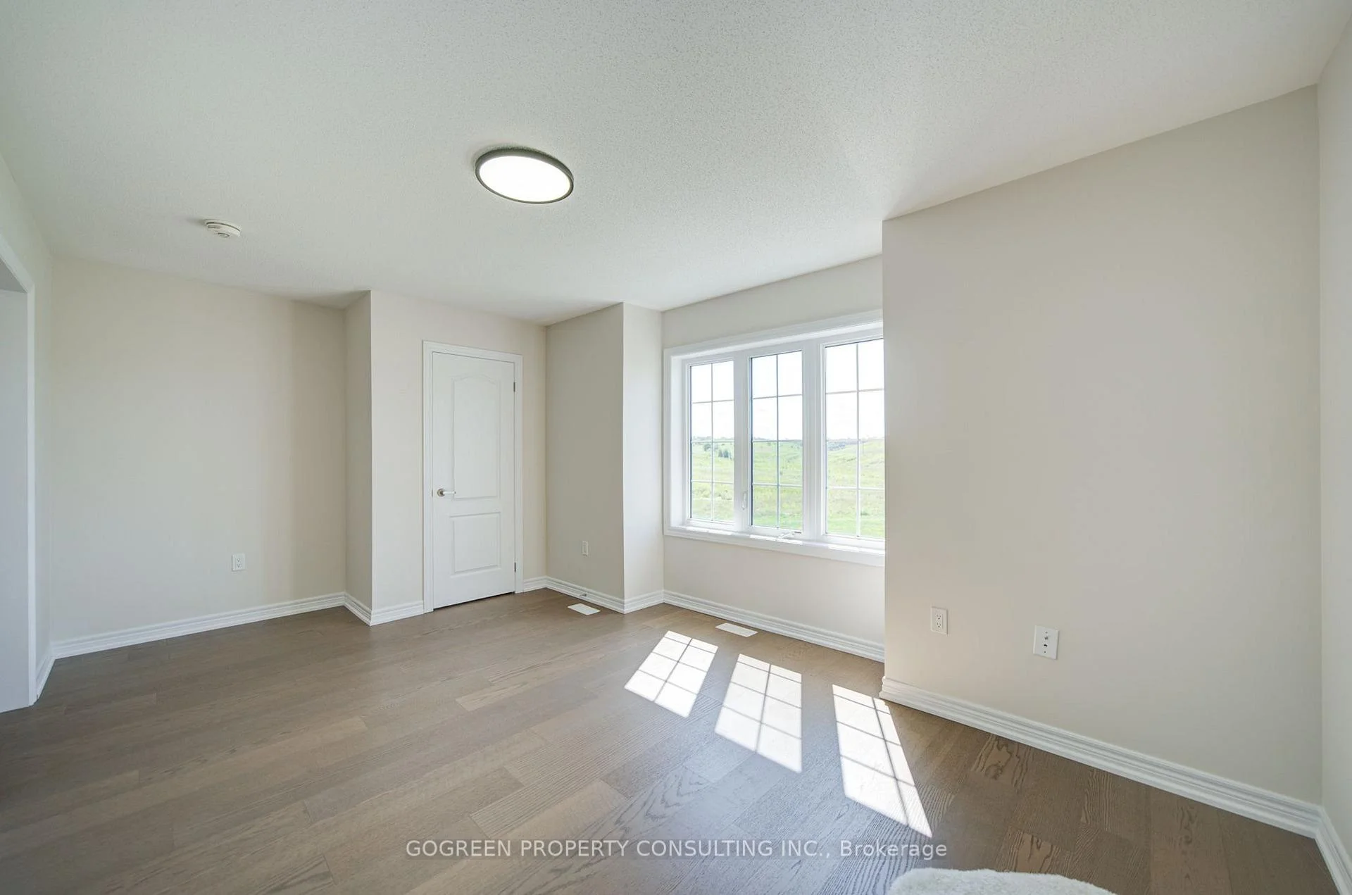 Photo 59 of 5 Applegate Drive, East Gwillimbury, Rural East Gwillimbury — HOMEH
