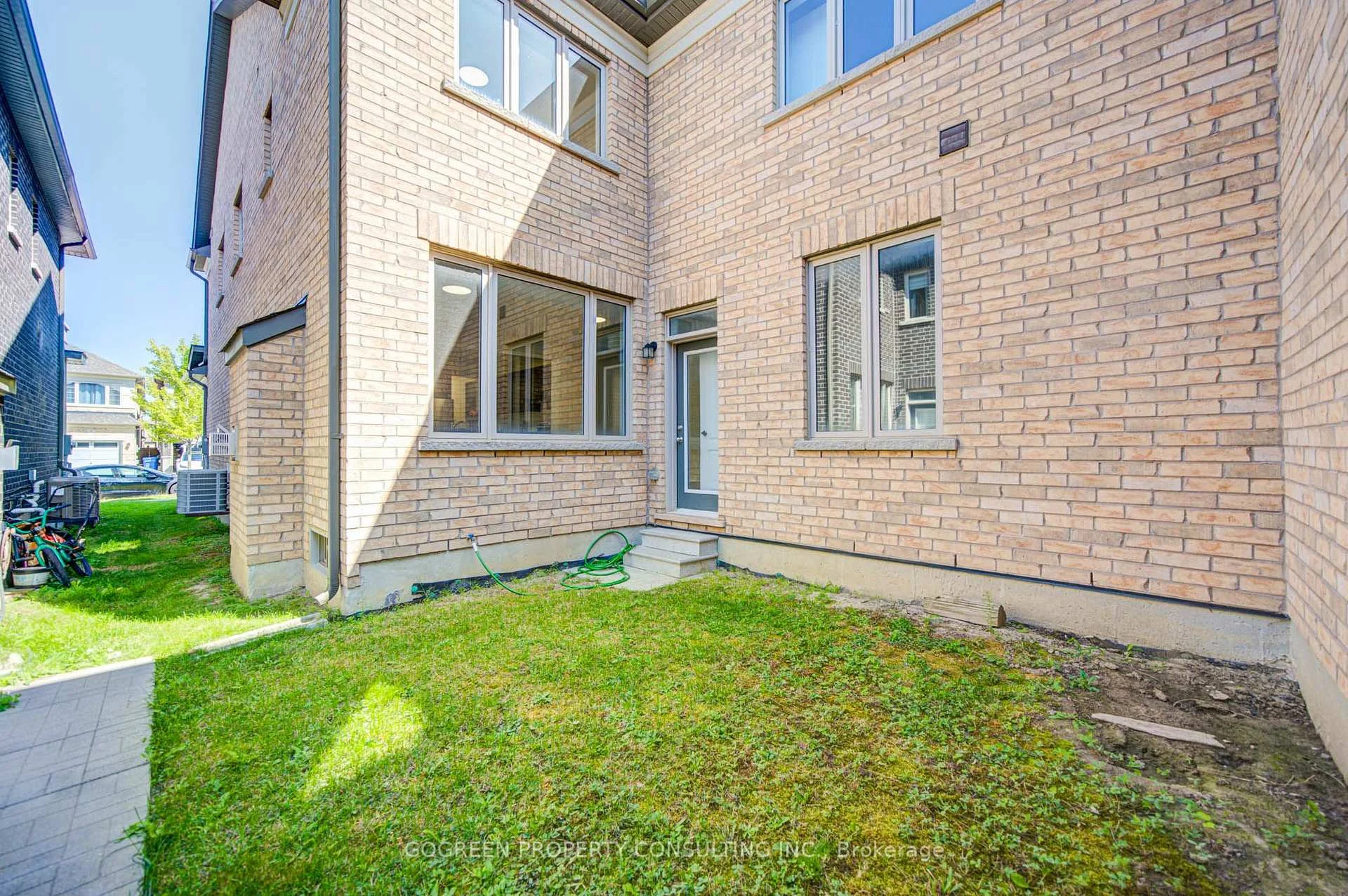 Photo 62 of 5 Applegate Drive, East Gwillimbury, Rural East Gwillimbury — HOMEH