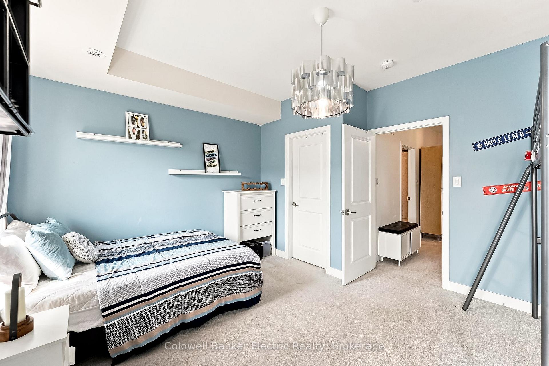 Photo 20 of 42 William Duncan Road, North York, Downsview-Roding-CFB — HOMEH