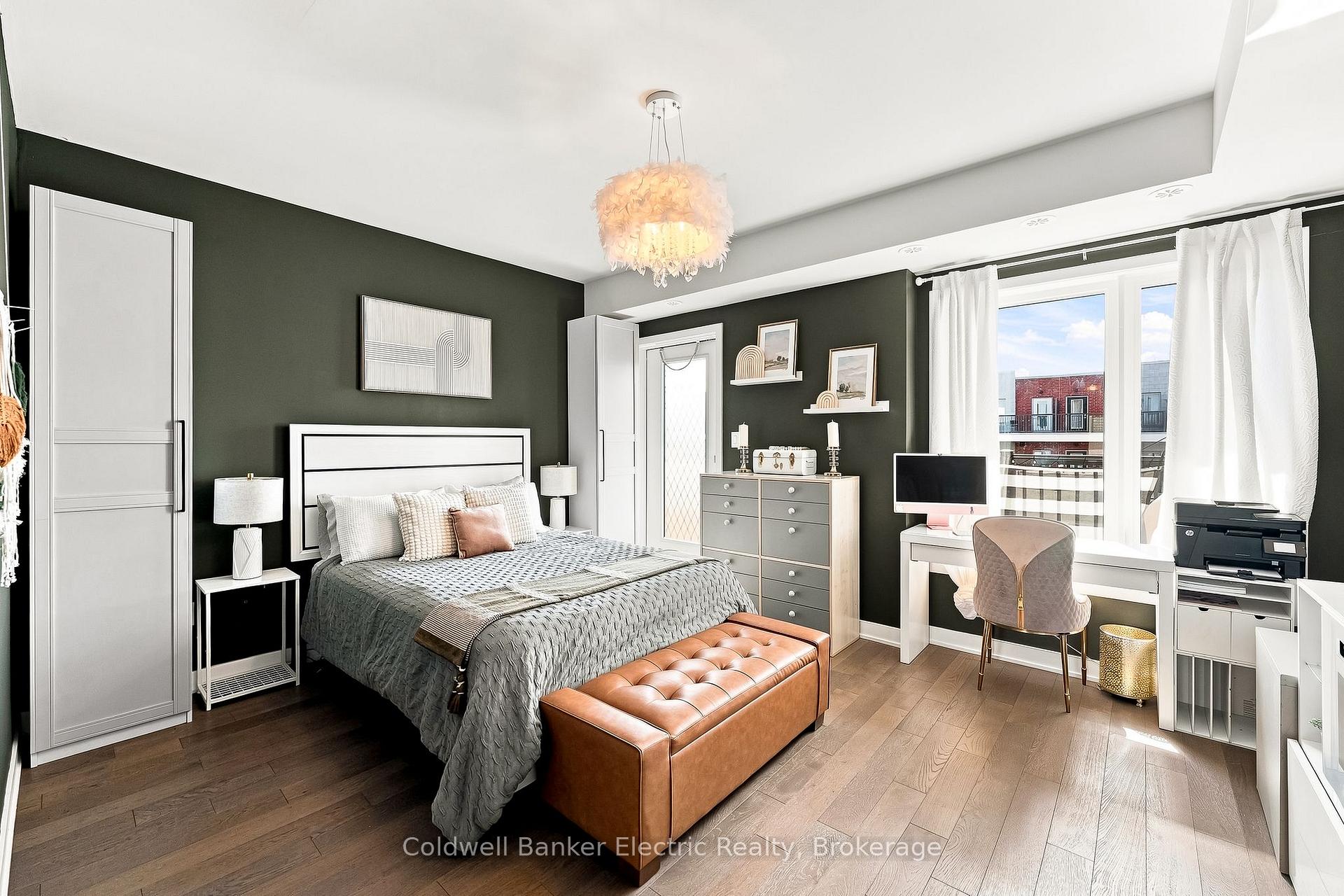 Photo 26 of 42 William Duncan Road, North York, Downsview-Roding-CFB — HOMEH