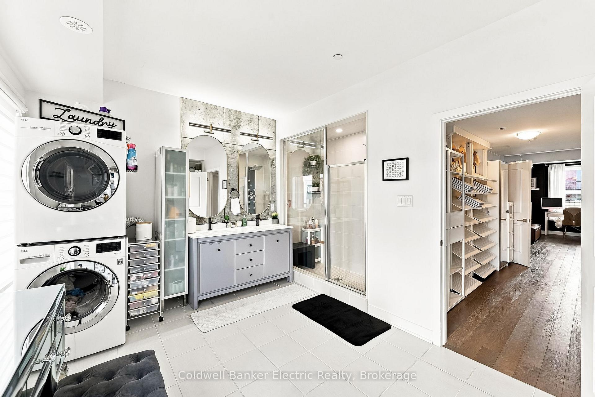 Photo 31 of 42 William Duncan Road, North York, Downsview-Roding-CFB — HOMEH