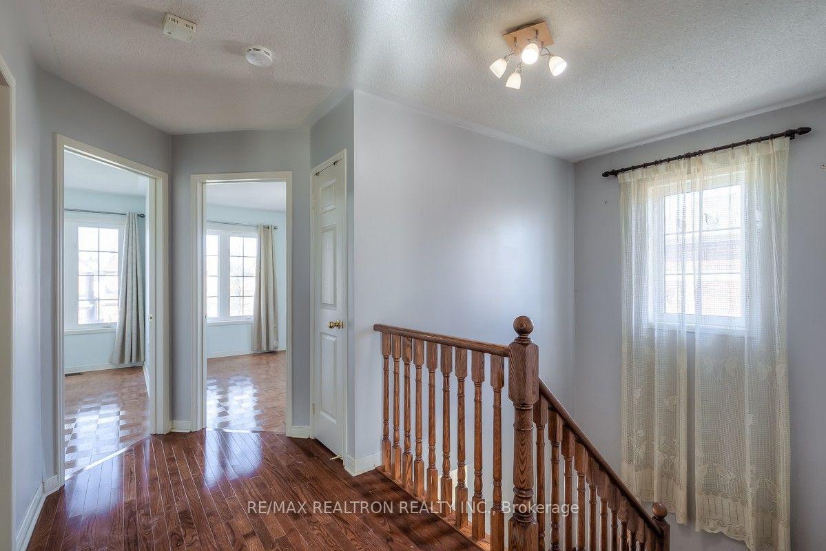Photo 19 of 41 Oceanpearl Crescent N, Whitby, Blue Grass Meadows — HOMEH
