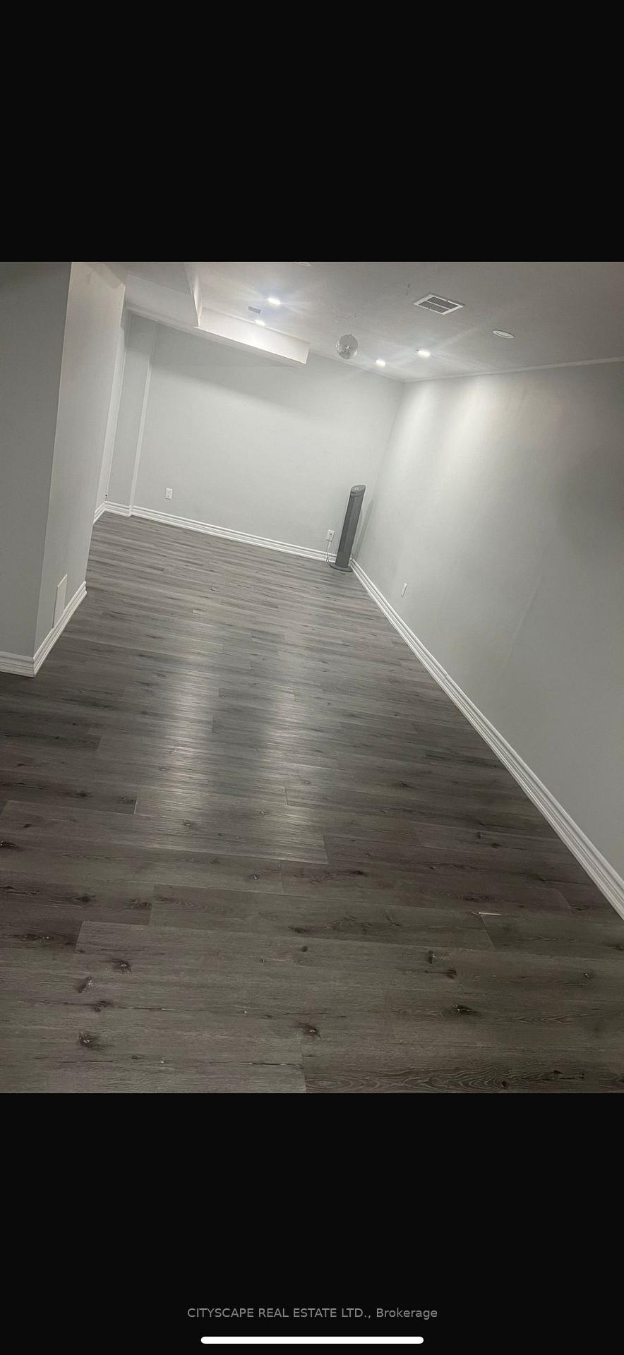 Photo 4 of 139 Ecclestone Drive, Brampton, Brampton West — HOMEH