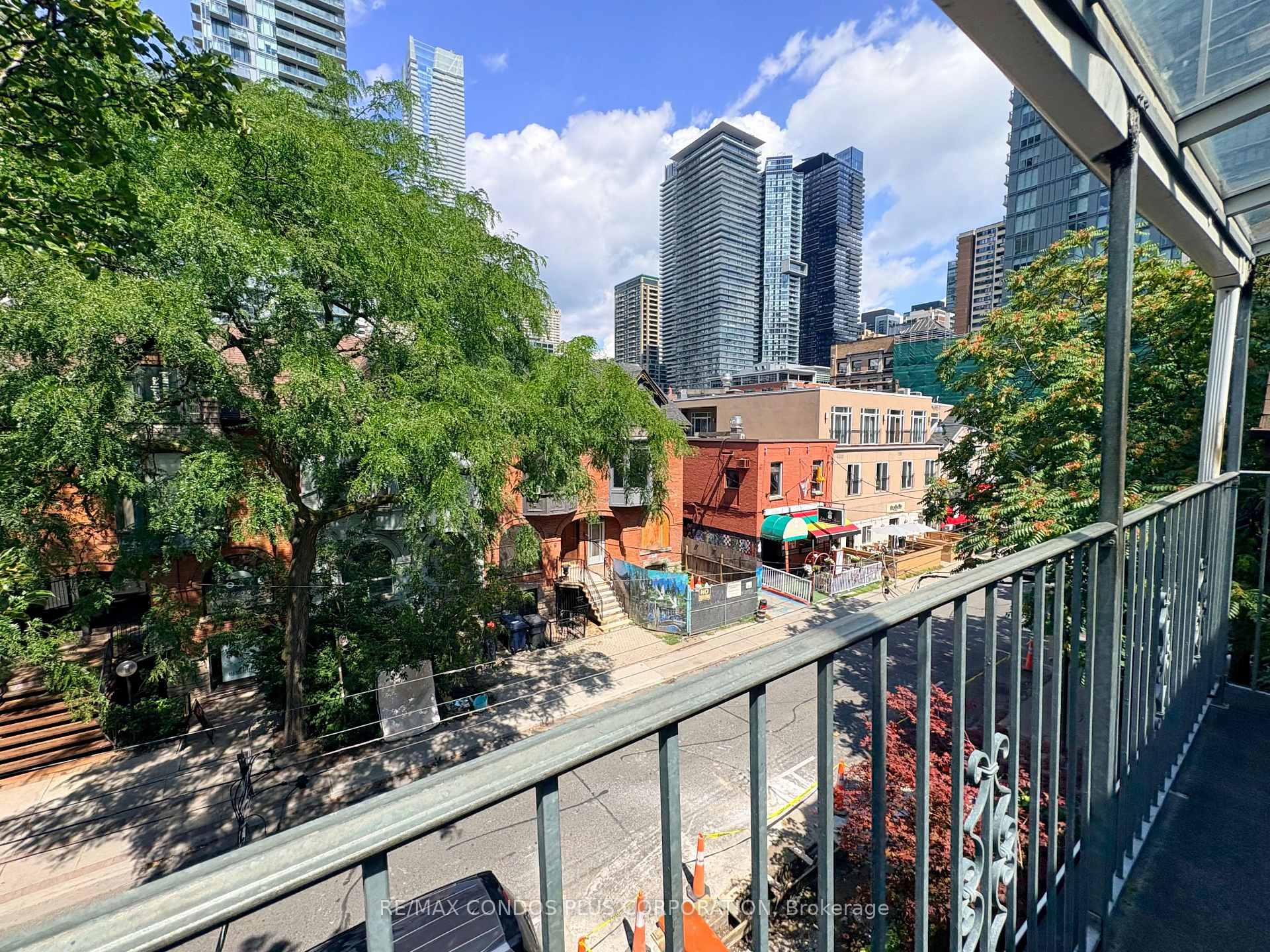 Photo 2 of 15 Irwin Avenue, Toronto, Bay Street Corridor — HOMEH