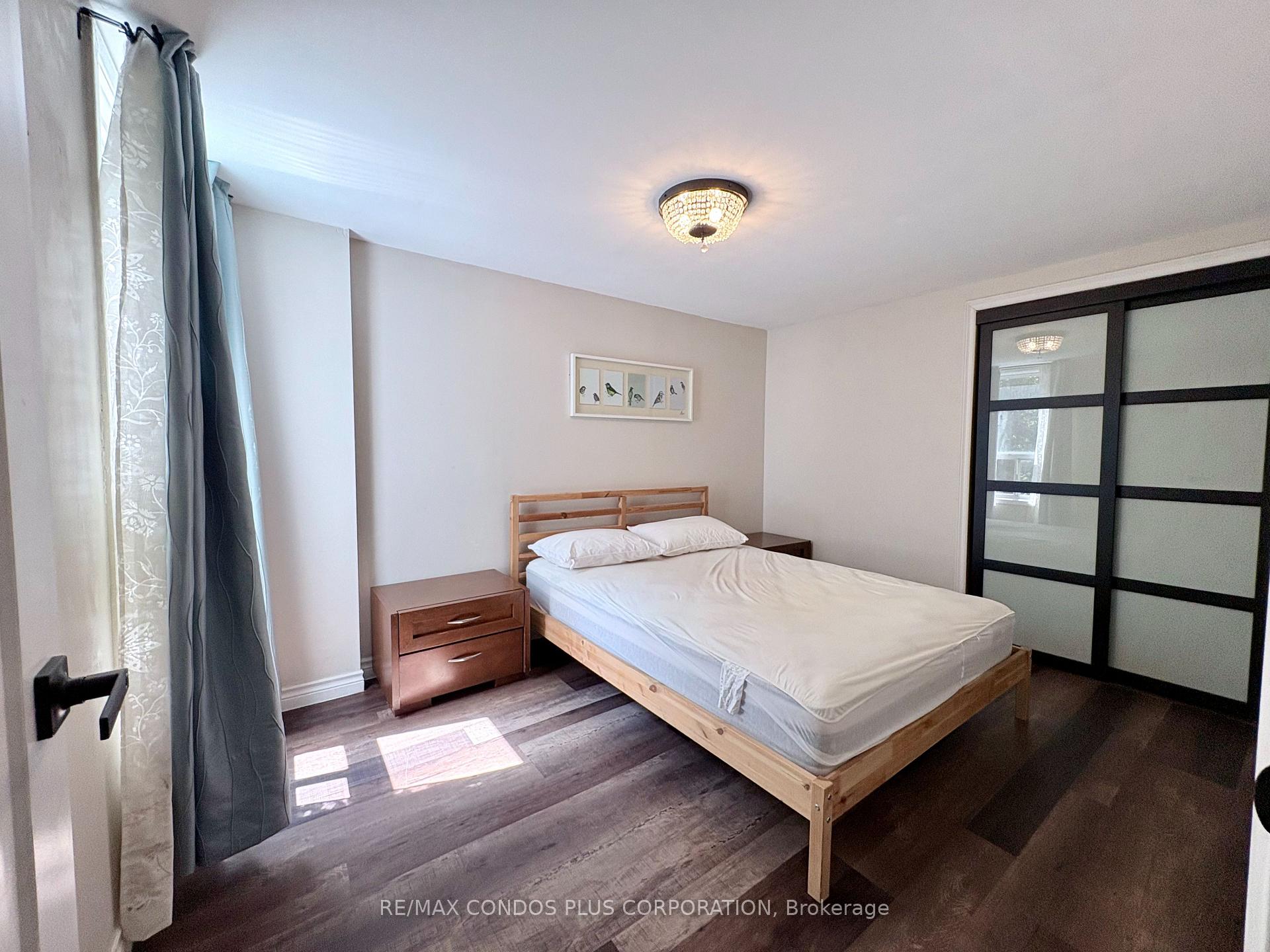 Photo 6 of 15 Irwin Avenue, Toronto, Bay Street Corridor — HOMEH