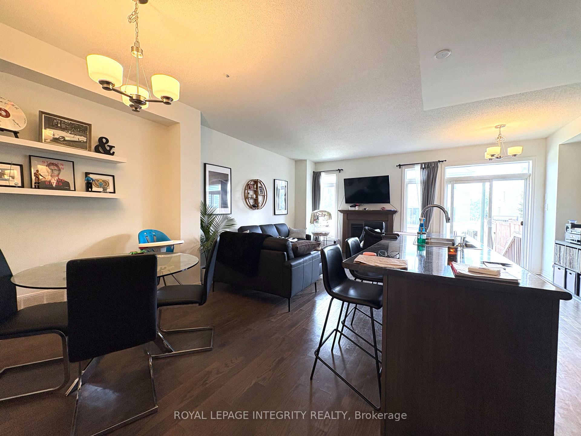 Photo 6 of 148 Overberg Way, Ottawa, Kanata - Emerald Meadows/Trailwest — HOMEH