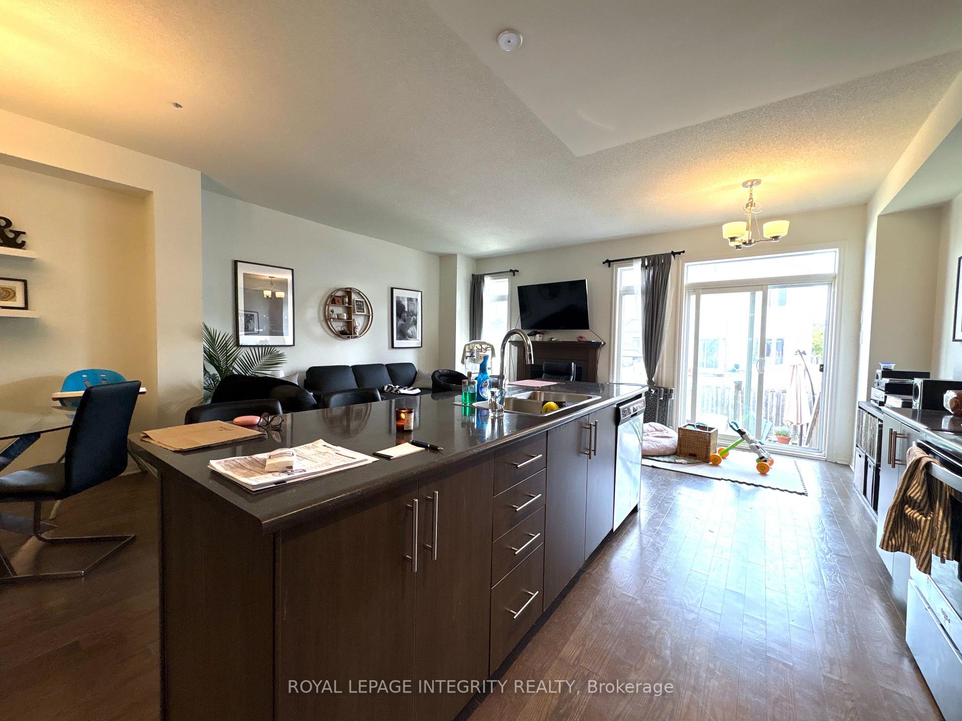 Photo 10 of 148 Overberg Way, Ottawa, Kanata - Emerald Meadows/Trailwest — HOMEH